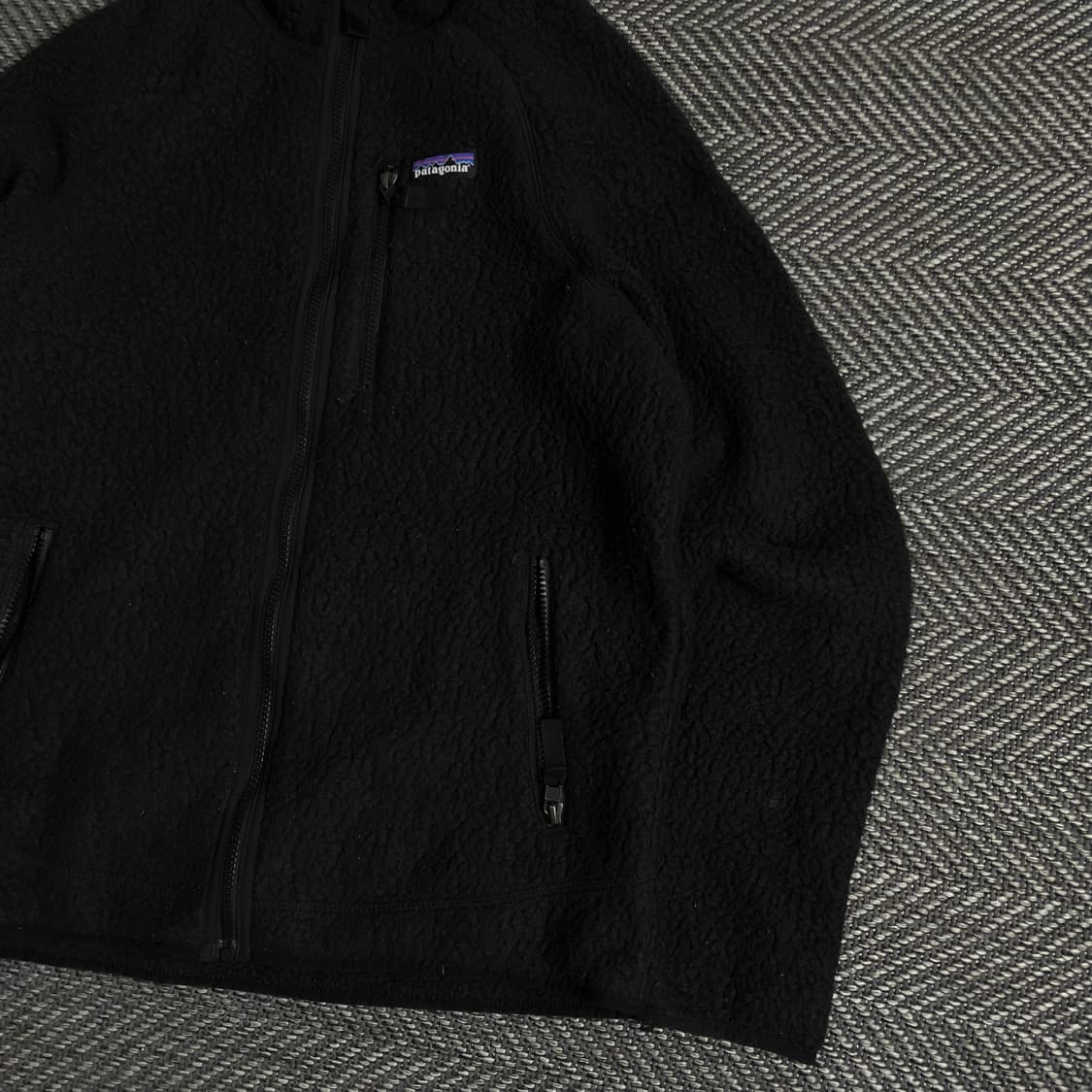 파타고니아 레트로 파일 블랙 플리스 자켓 y 3368 상품이미지4