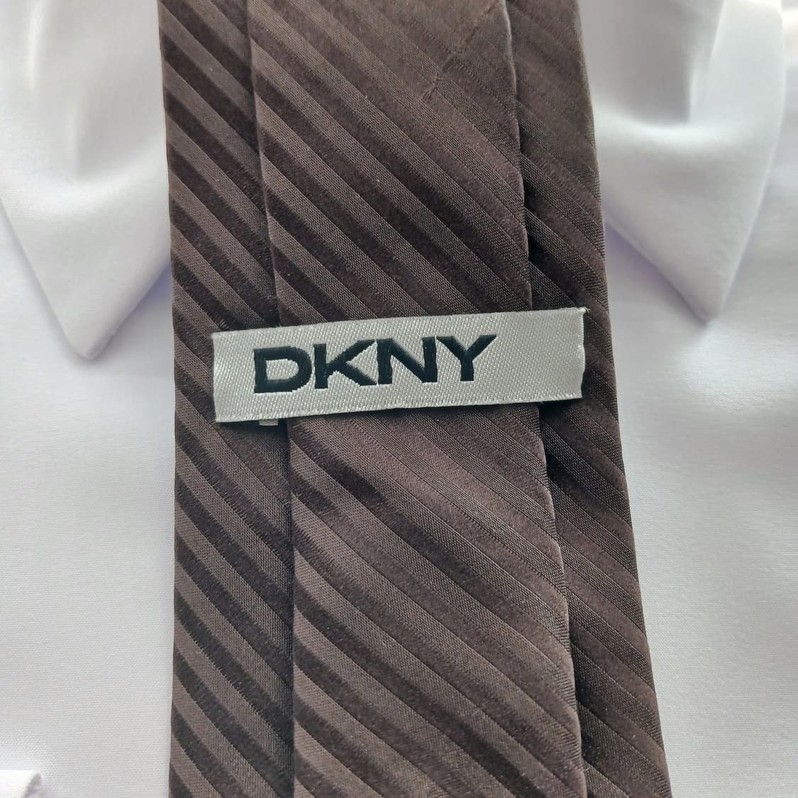 DKNY 실크 스트라이프 슬림넥타이 7.1cm A+~A등급 A18442
 상품이미지5