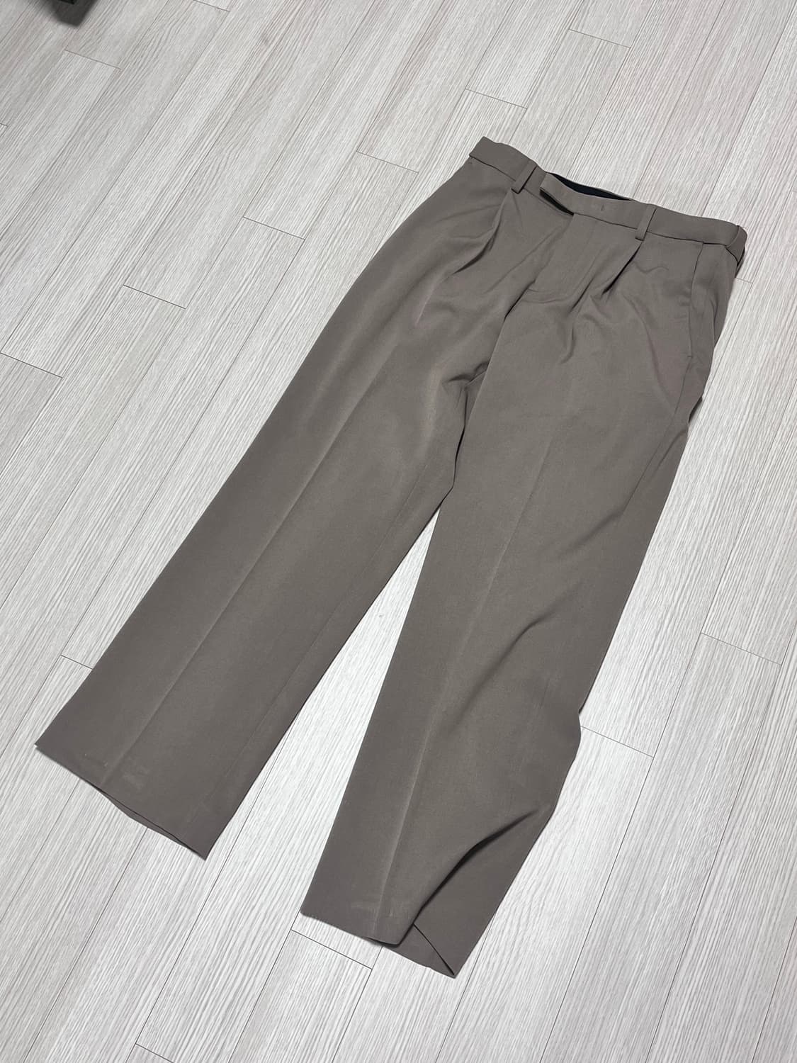 무신사 스탠다드 원턱 와이드 슬랙스 더스티베이지 31사이즈 상품이미지1