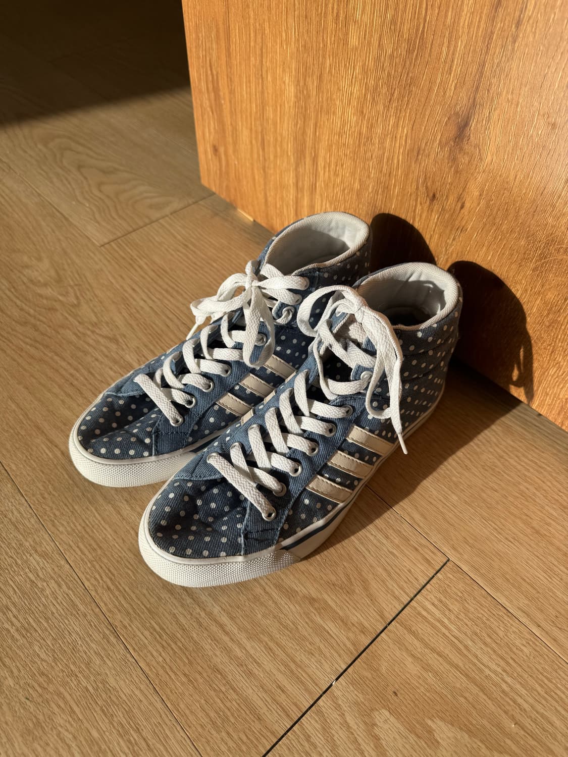 Adidas dot shoes 상품이미지1