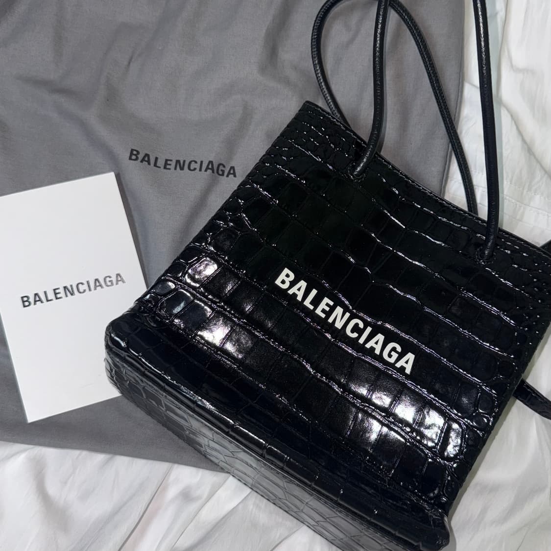 (정품) 발렌시아가 엠보스드 레더 쇼핑 토트백 상품이미지1