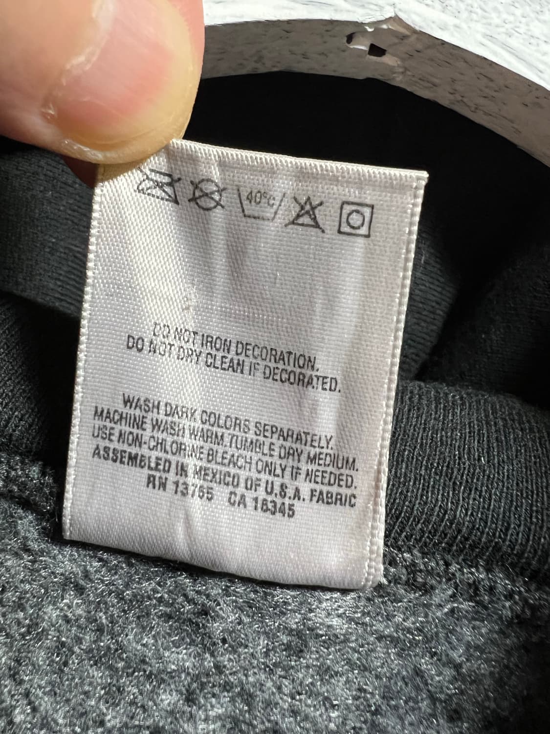 빈티지 1993 Living in Skin 토템 후드티 상품이미지8