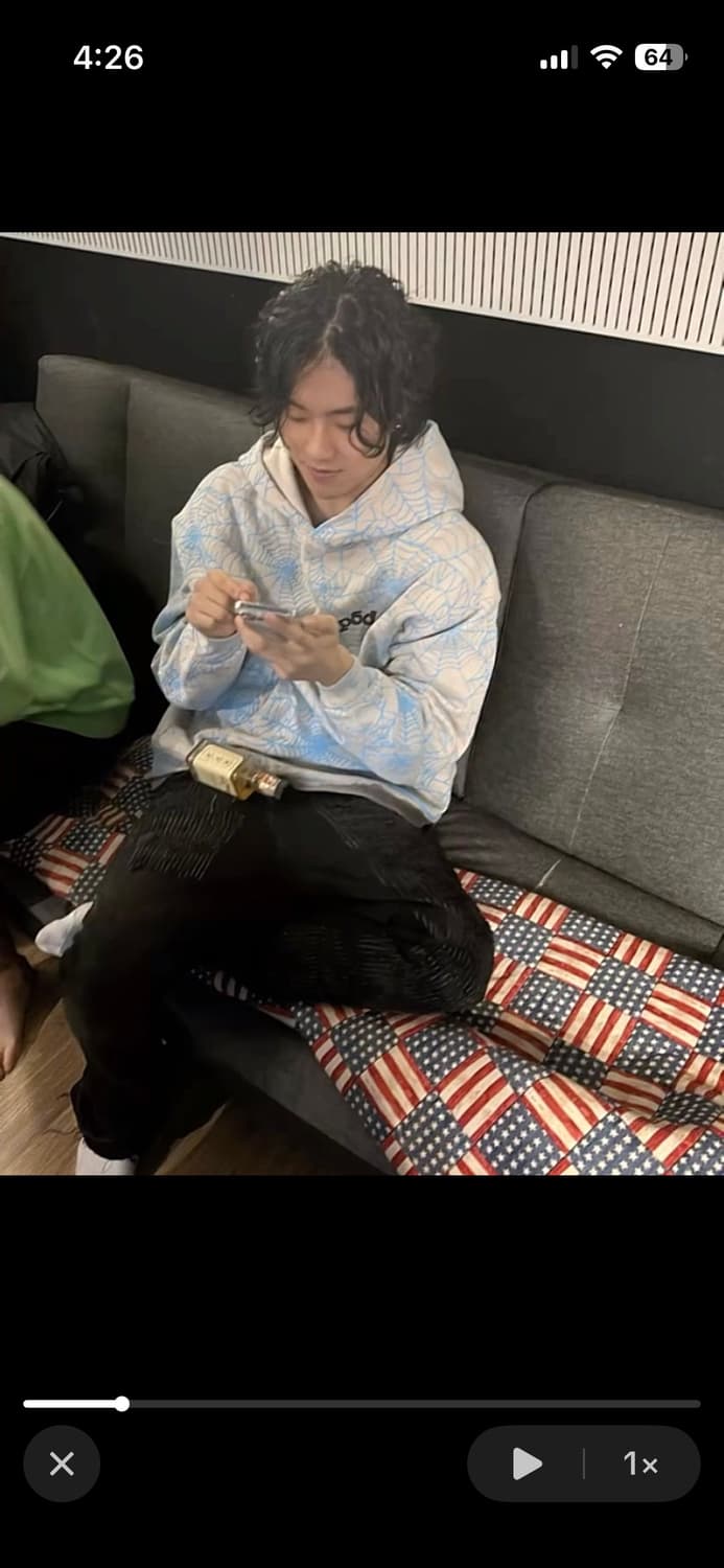 Sp5der AOP 샤이보이토비 착용 상품이미지3