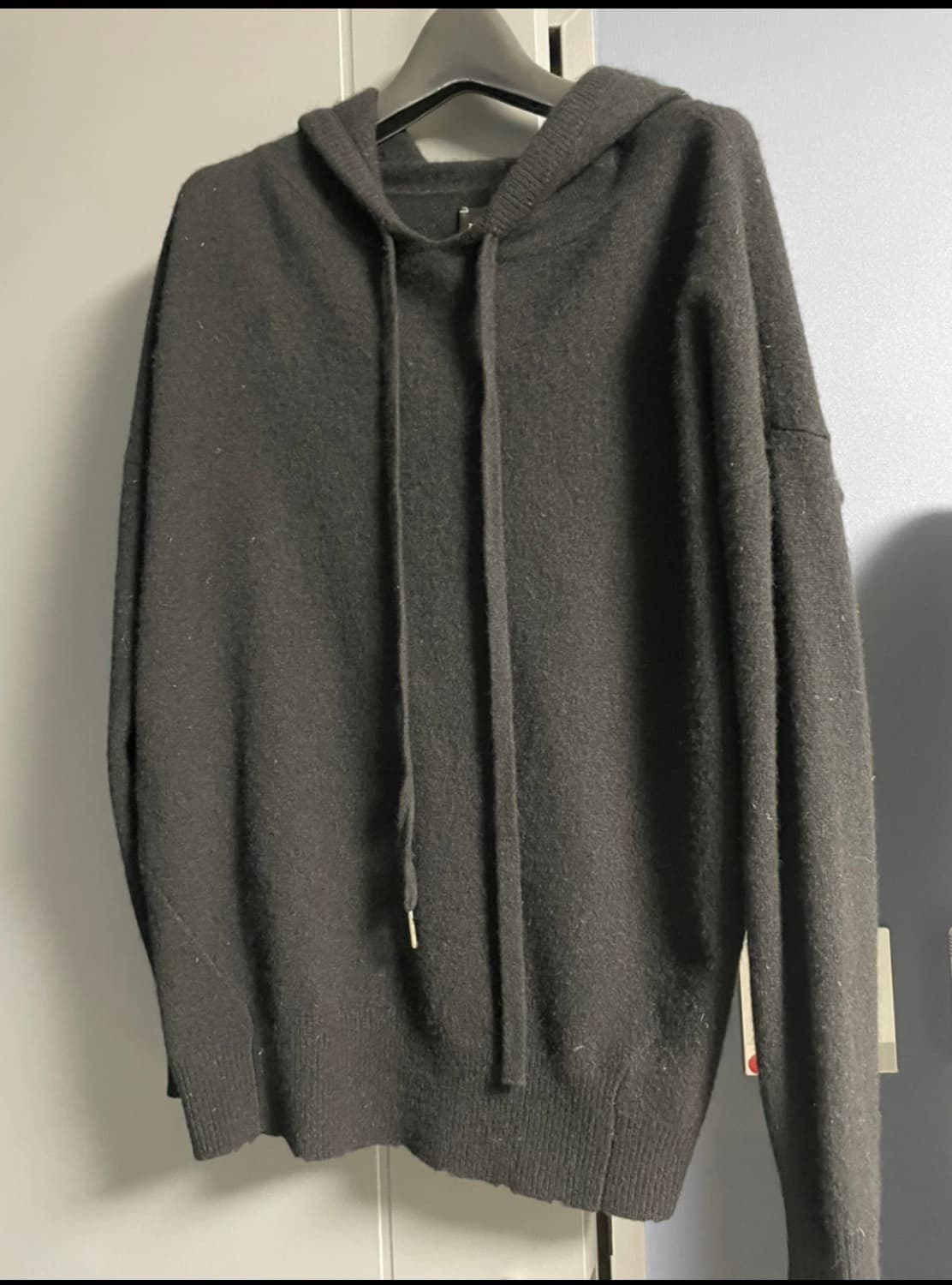 쟈딕앤볼테르 블랙 캐시미어 100후드니트 상품이미지1