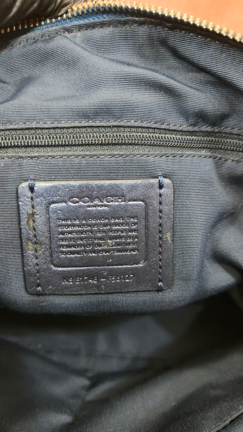 코치정품 - 메탈릭 퍼플레더 미니 켈시 새첼 크로스바디 상품이미지8