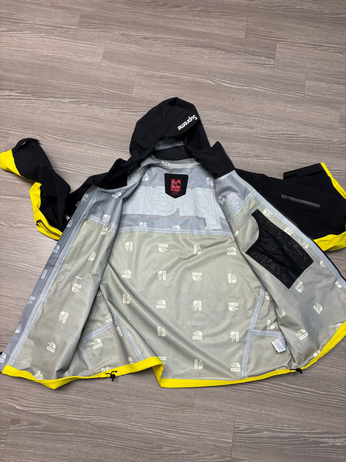 슈프림 x 노스페이스 테입드 심 쉘 자켓 옐로우 - 22FW XXL 상품이미지9
