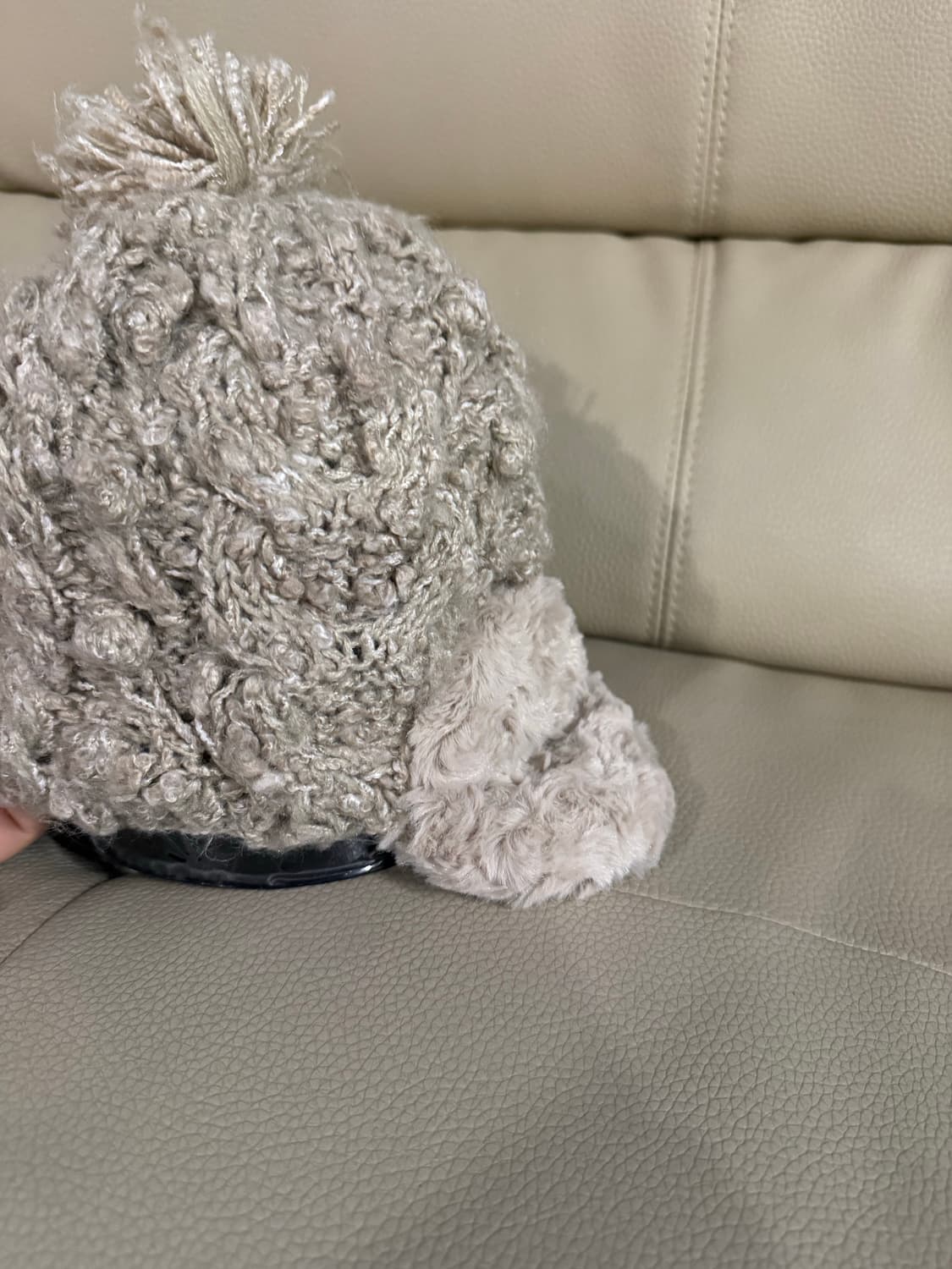 earflap pompom knit beanie 상품이미지3