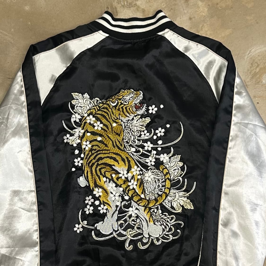 XL 빈티지 호랑이 사쿠라 스카쟌 상품이미지1