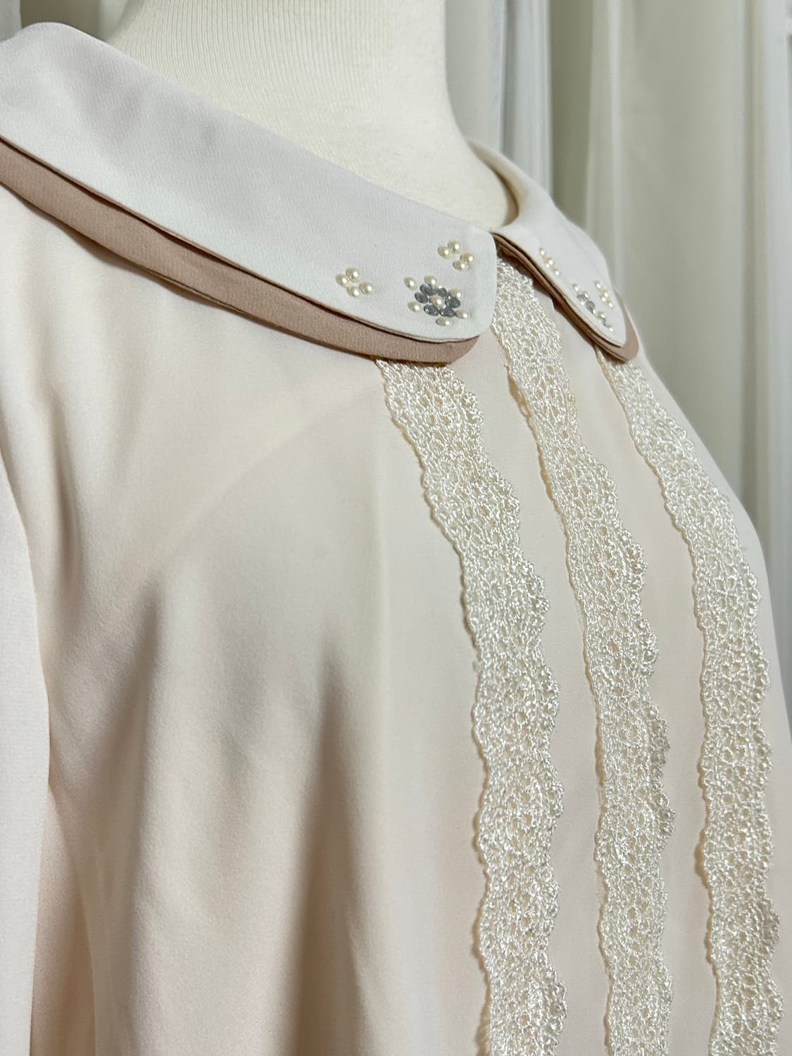 진주큐빅 레이스 카라 쉬폰 블라우스 모리 데드스탁 상품이미지2