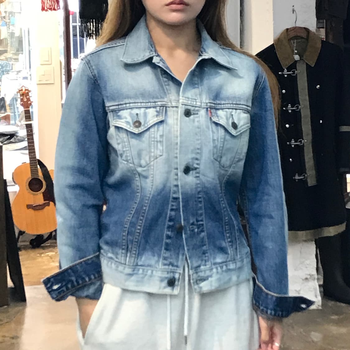 리바이스 레드탭 하드 워시드 데님 트러커 자켓 여성 55 사이즈  상품이미지7