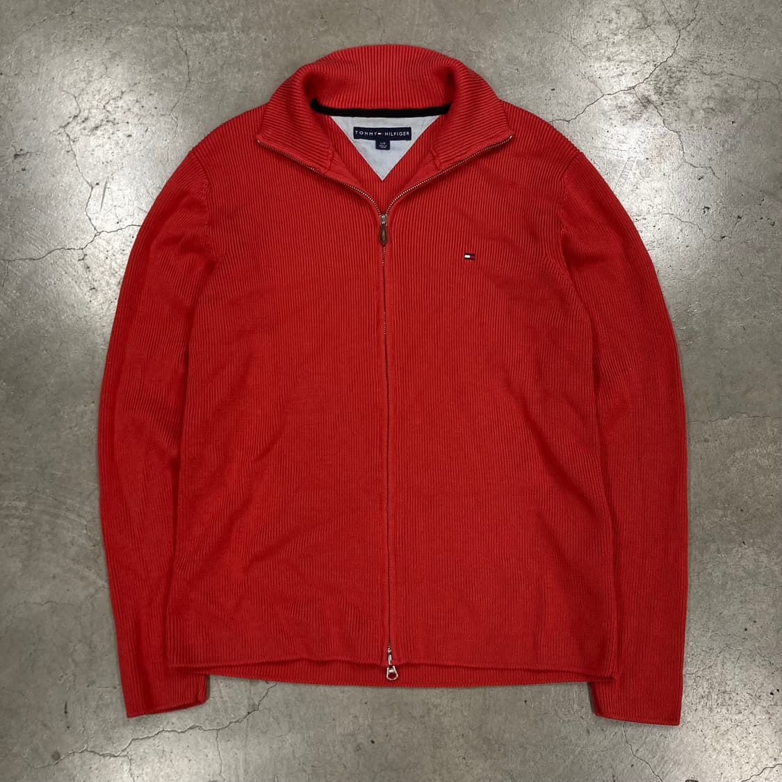 타미힐피거 레드 컬러 스몰 로고 니트 집업 상품이미지1