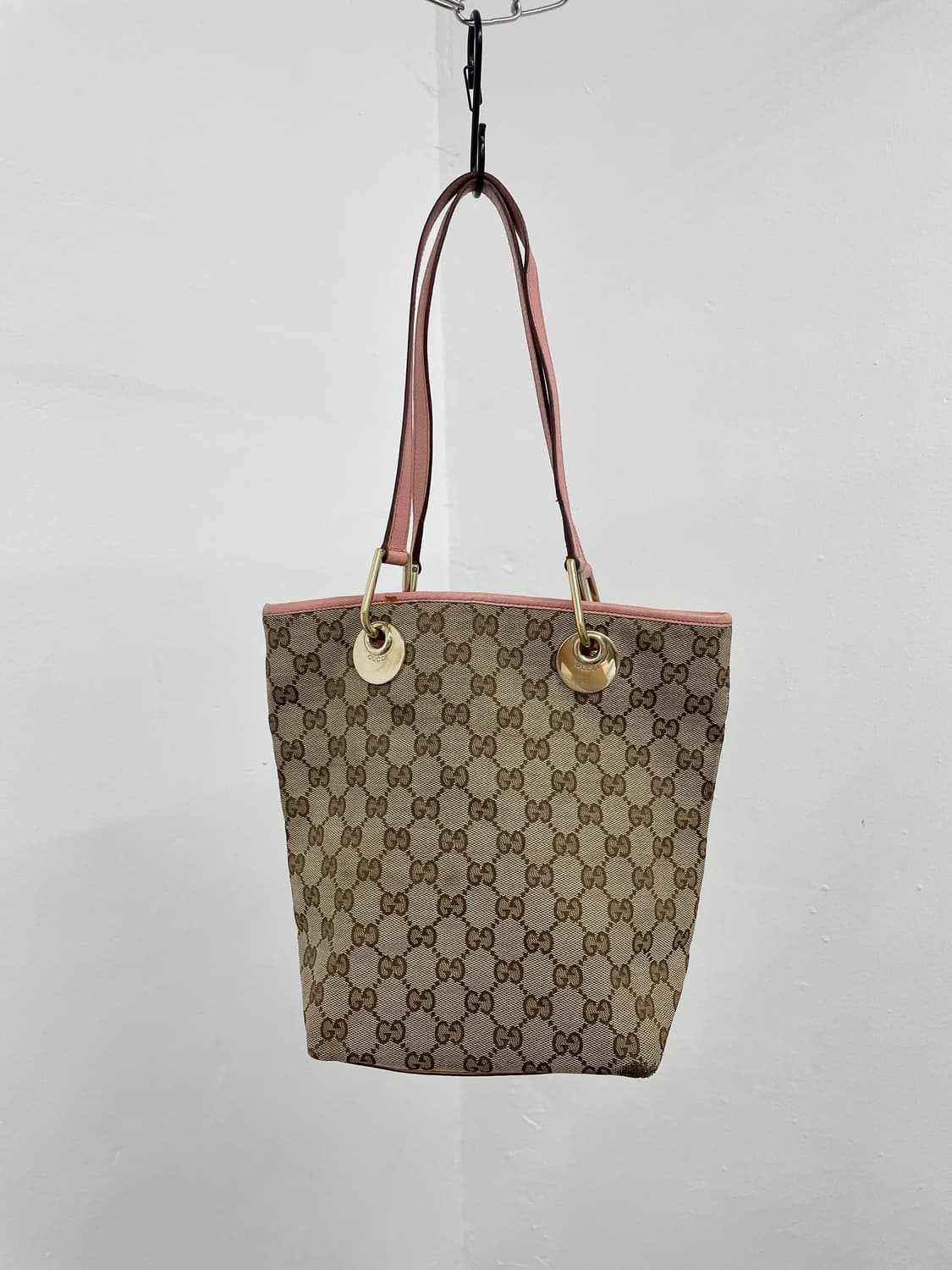 구찌 GG 모노그램 핑크 버킷 토트백 상품이미지1