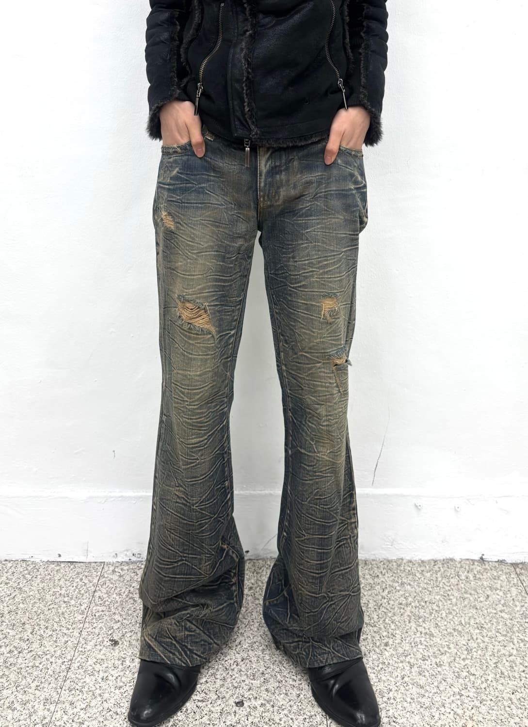 Sand washed scratch flared denim   상품이미지6