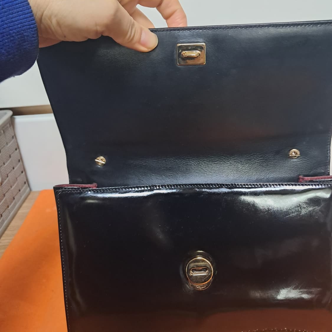 정품 페라가모 지니백 블랙 체인 미니백 가방 상품이미지4