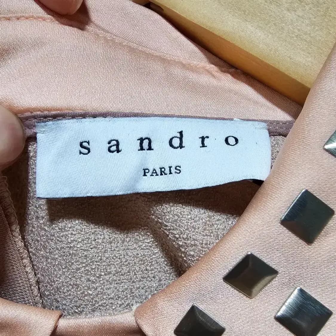 산드로 스터드 배색 카라 원피스 44반 상품이미지10