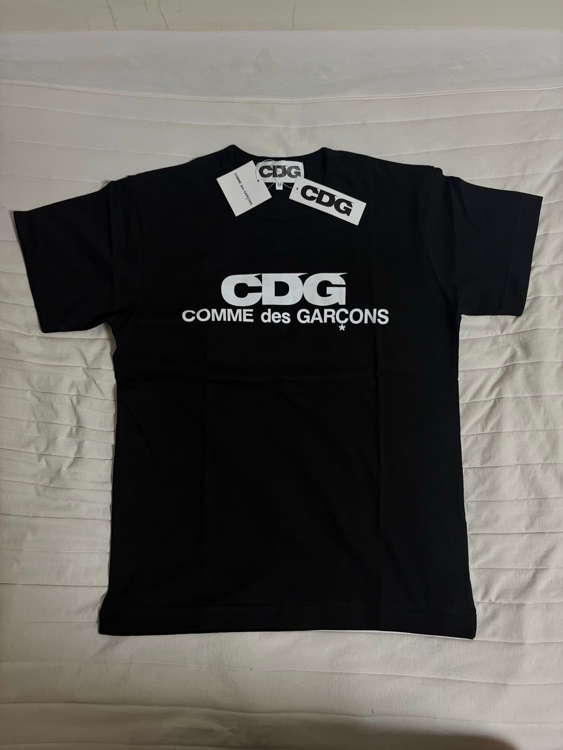 꼼데가르송 CDG 반팔 새상품 블랙 상품이미지2