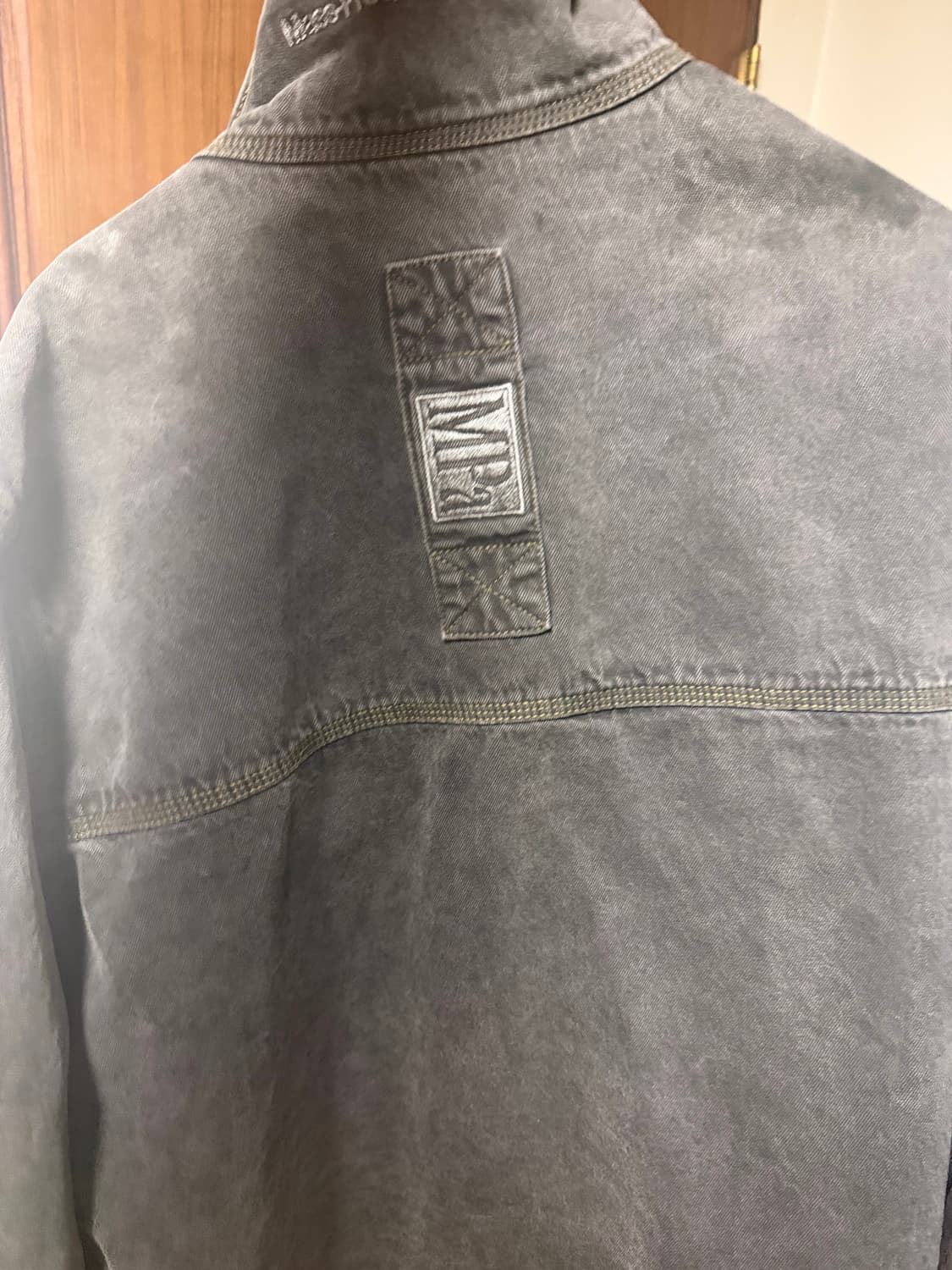 Mpa플라스틱 프로덕트 자켓 사이즈 교환(제꺼 m이랑 L로),판매 상품이미지2