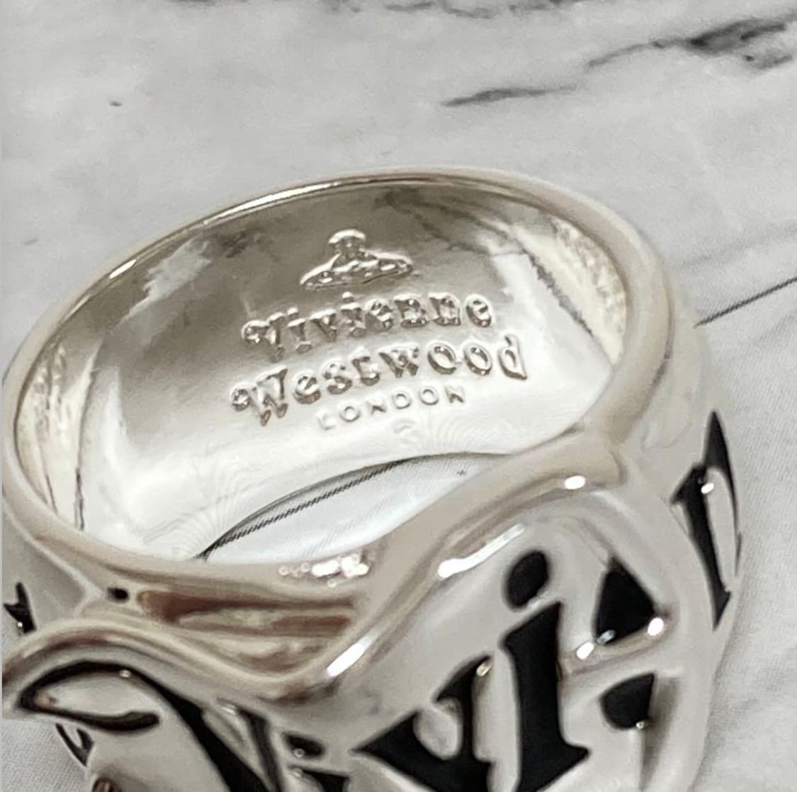 비비안 웨스트우드 아카이브 레터링 로고 각인 벨트링 반지 상품이미지6