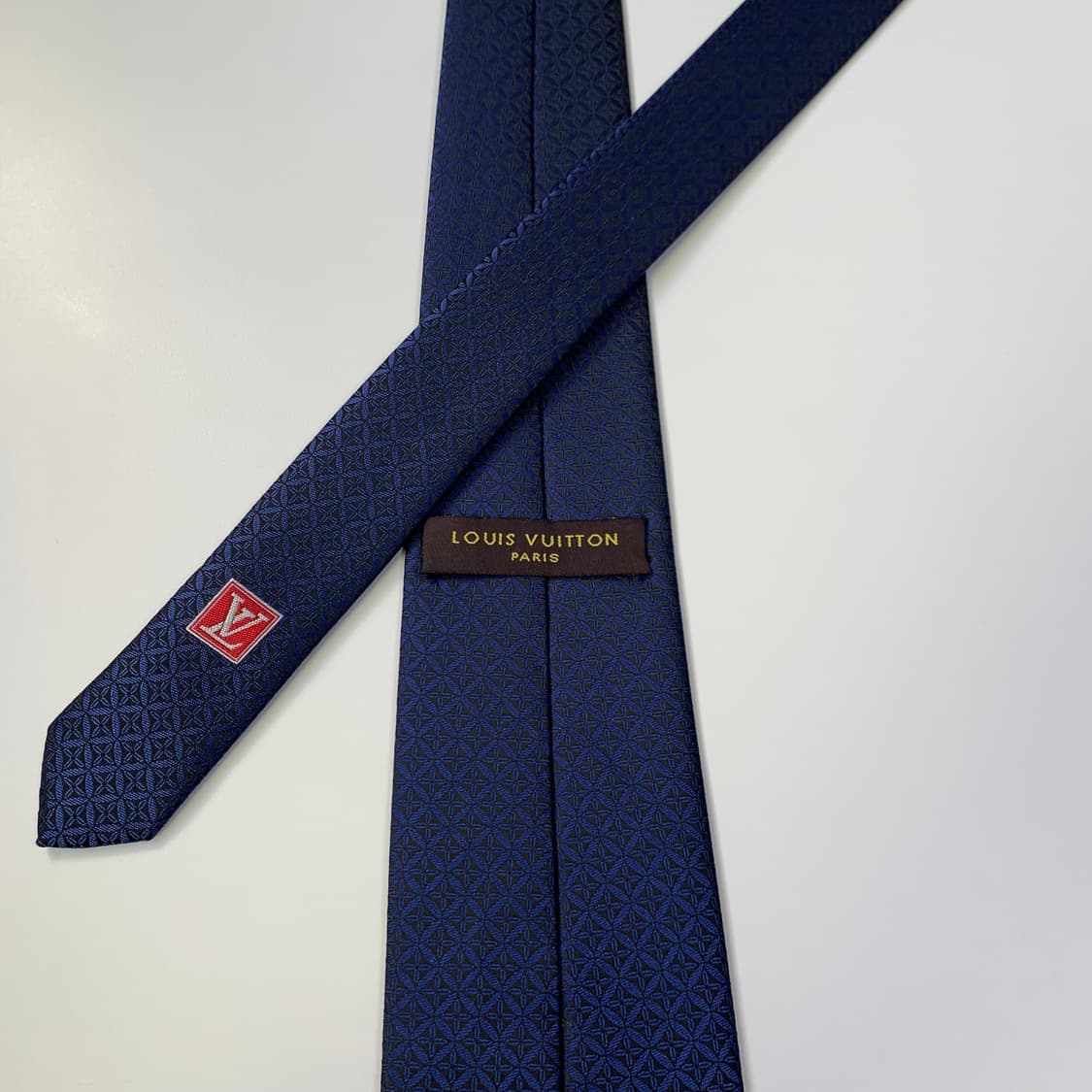 루이비통 명품넥타이 네이비컬러 A+등급 최상급 8.3cm 정장룩코디 상품이미지6