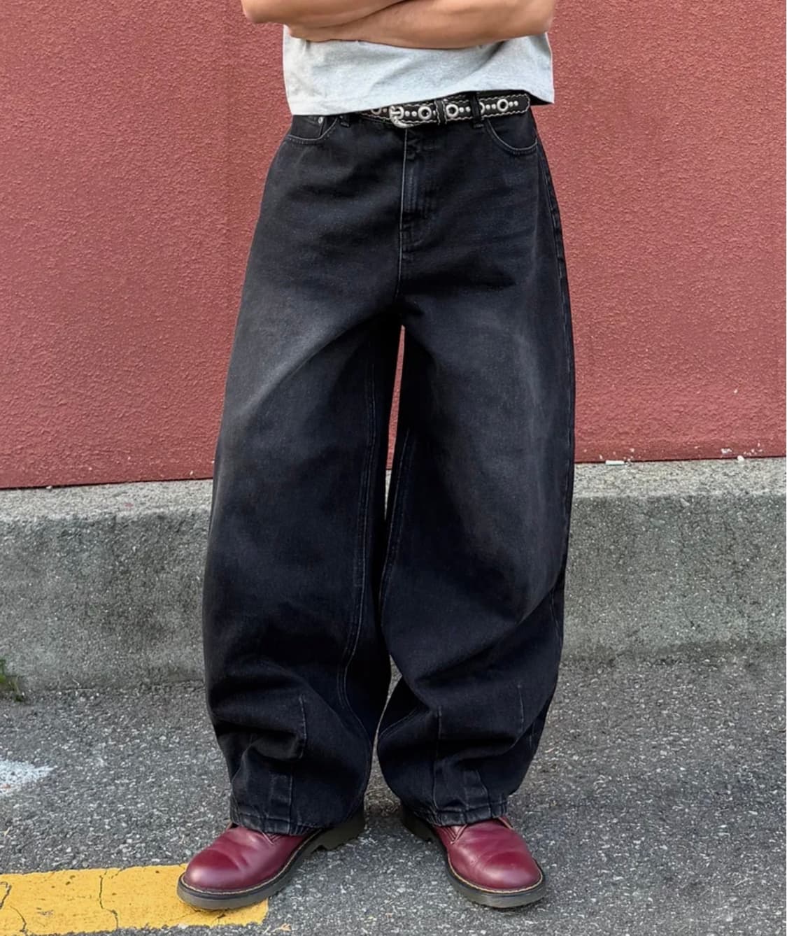 로우 다트 벌룬 데님 팬츠 ( 워시드 블랙 ) 상품이미지1