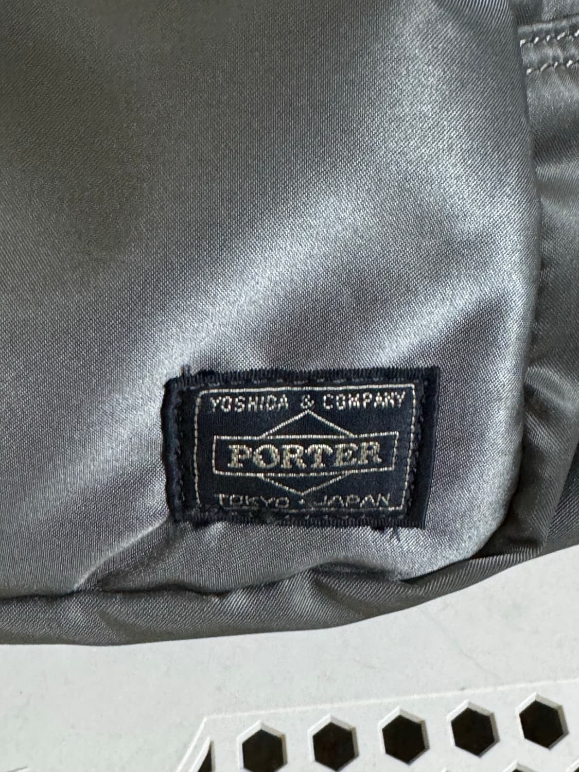 포터 탱커 데이팩 실버그레이 상품이미지3