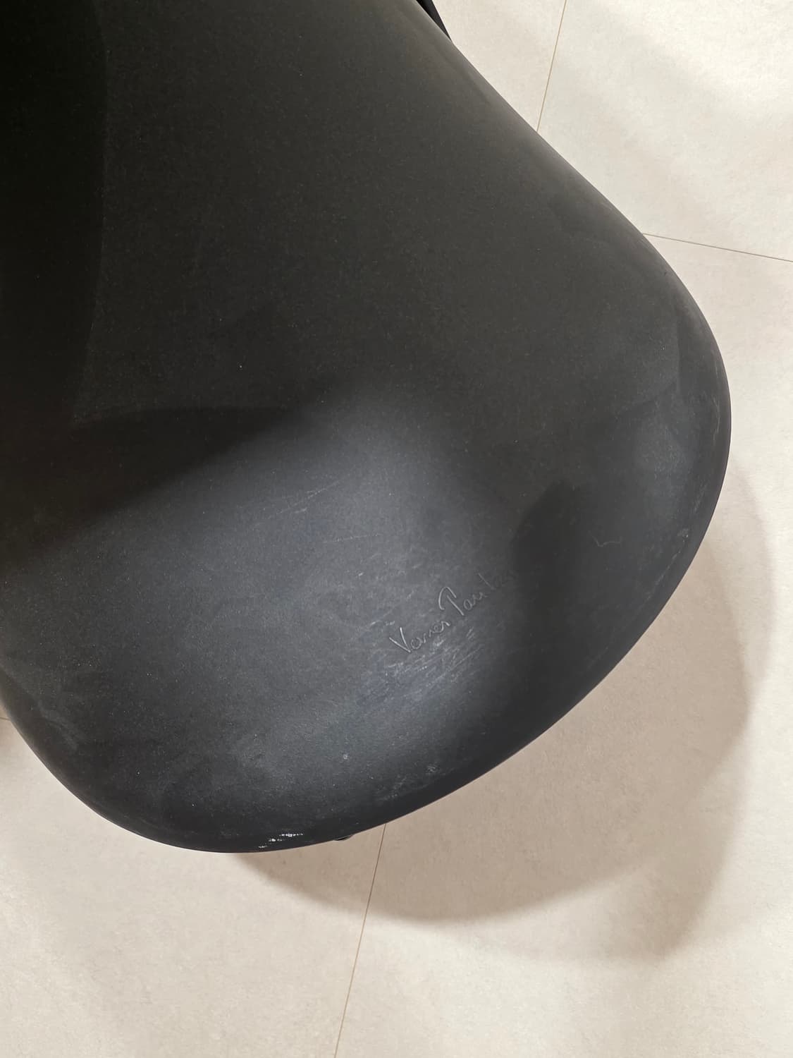 비트라 Vitra 팬톤체어 Panton Chair Deep Black 상품이미지4