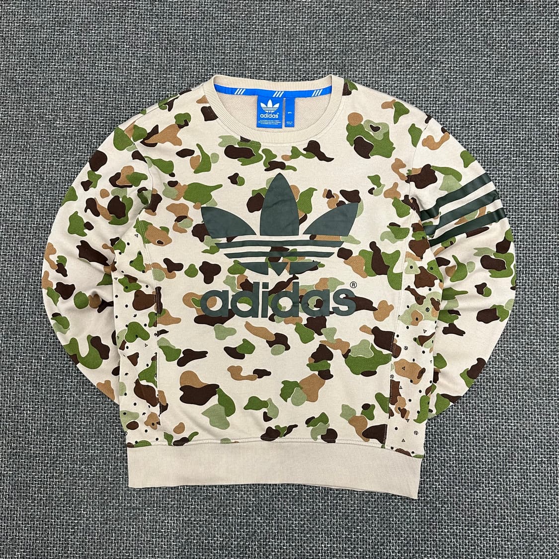 아디다스 빈티지 카모 맨투맨 우먼95 상품이미지2