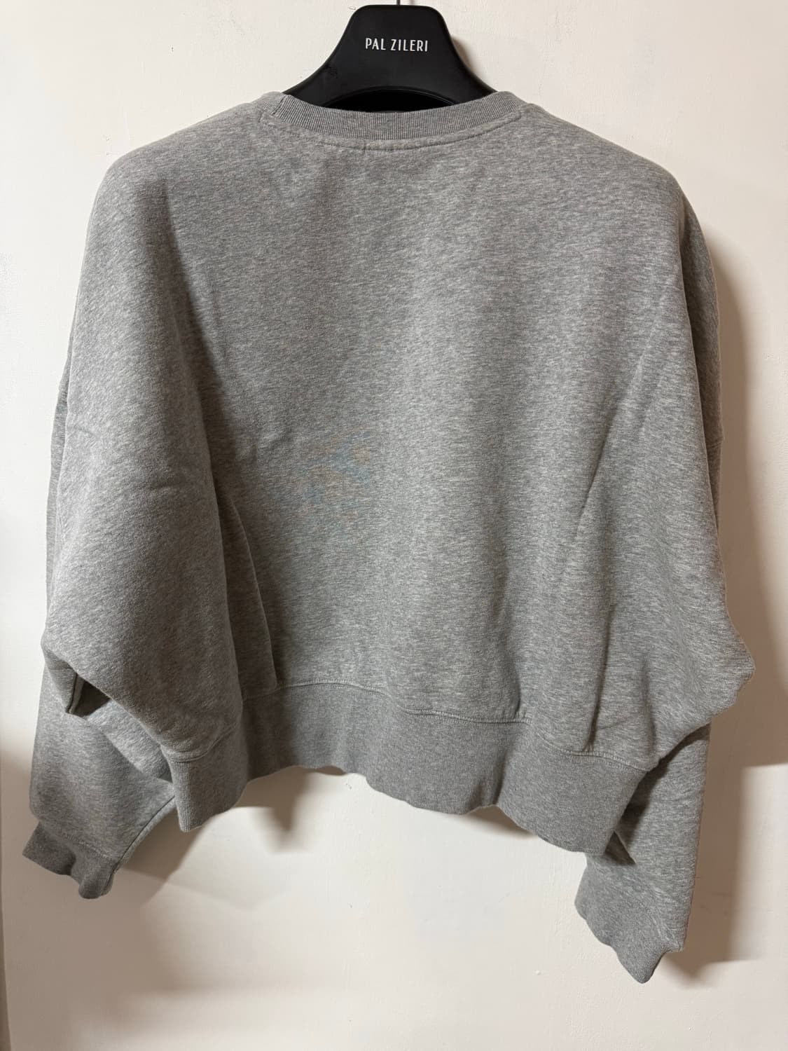 아디다스 Y2K 미니로고 그레이 크롭 맨투맨 상품이미지4