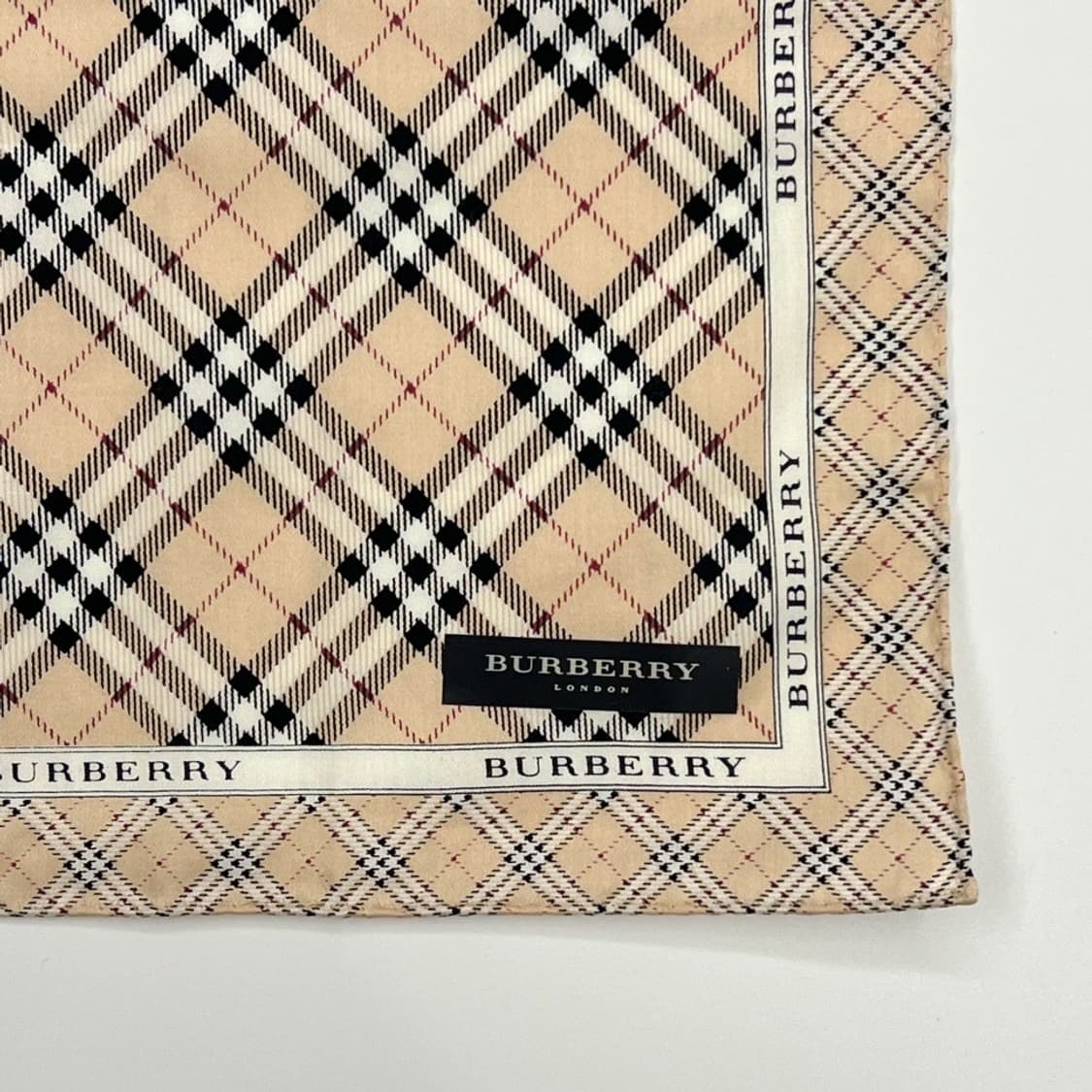 (새상품) burberry/ 버버리 쁘띠스카프 손수건 상품이미지4