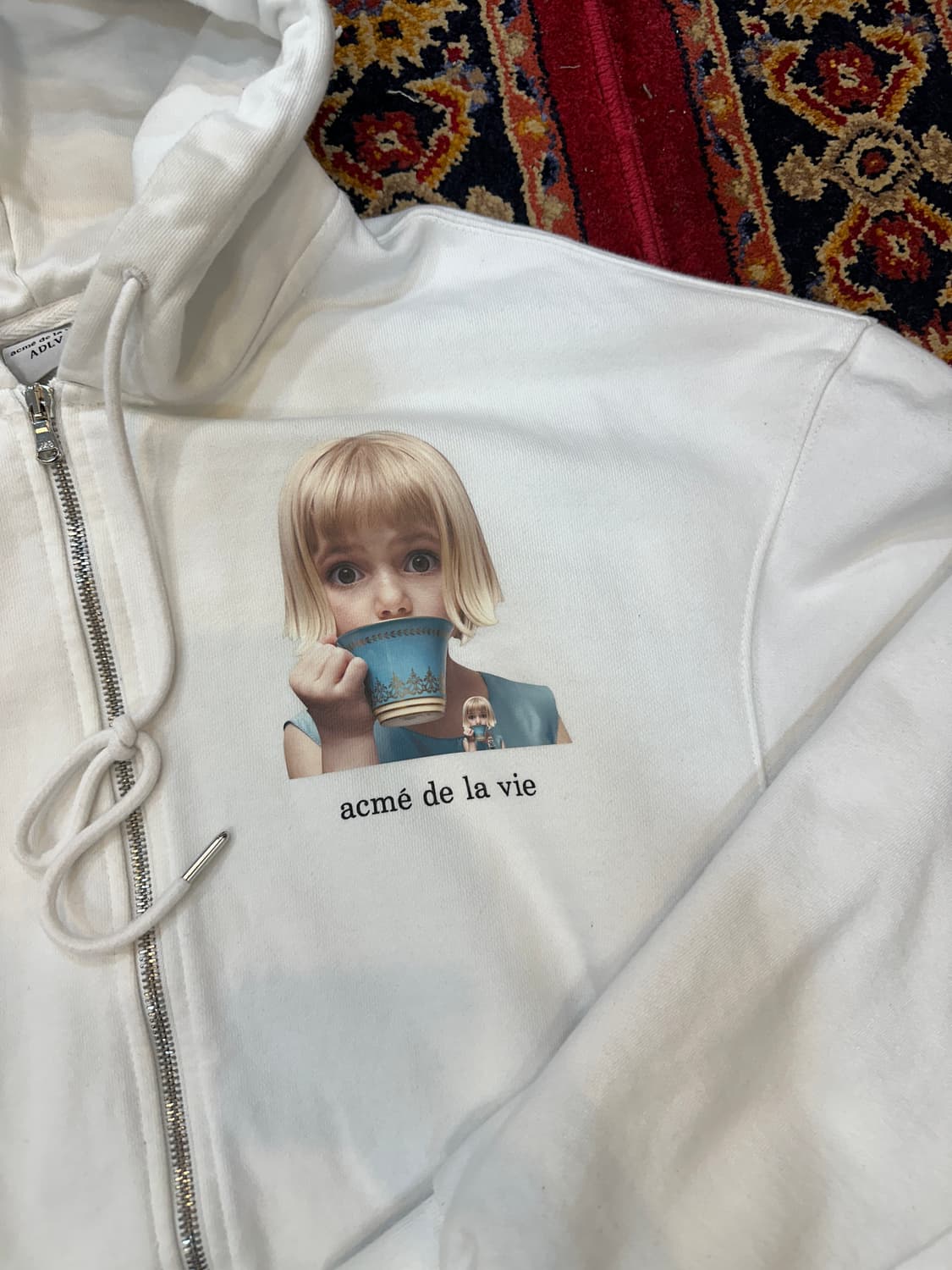 아크메드라비 그래픽 후드집업 화이트 상품이미지3