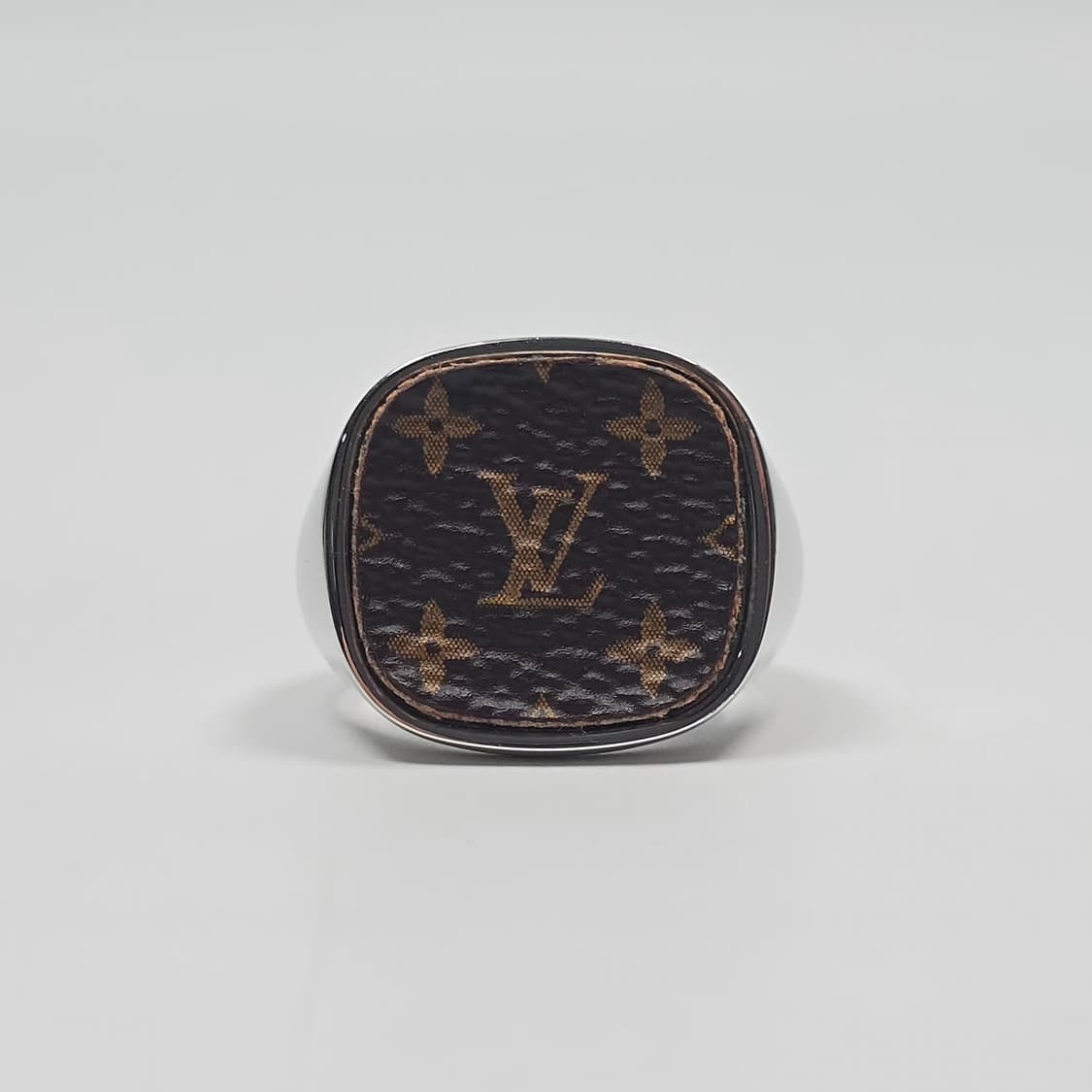 루이비통 모노그램 락 시그넷 반지 브라운 ( 20호 ) 상품이미지2