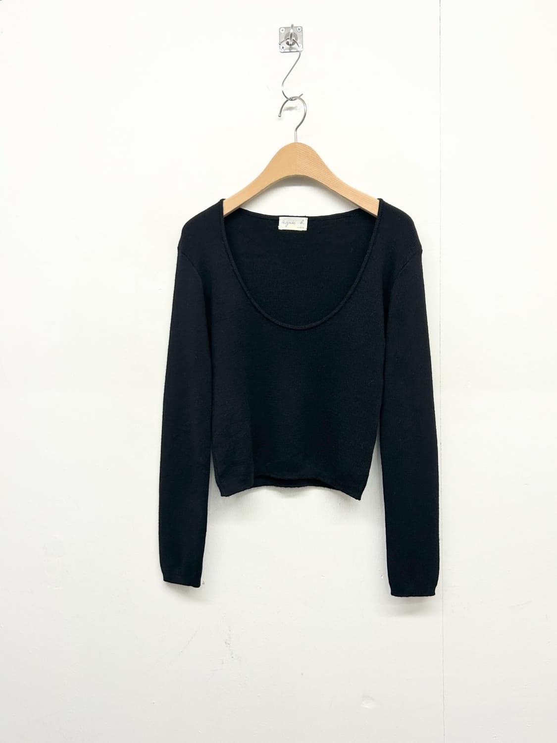 아네스베 유넥 크롭 니트 상품이미지1