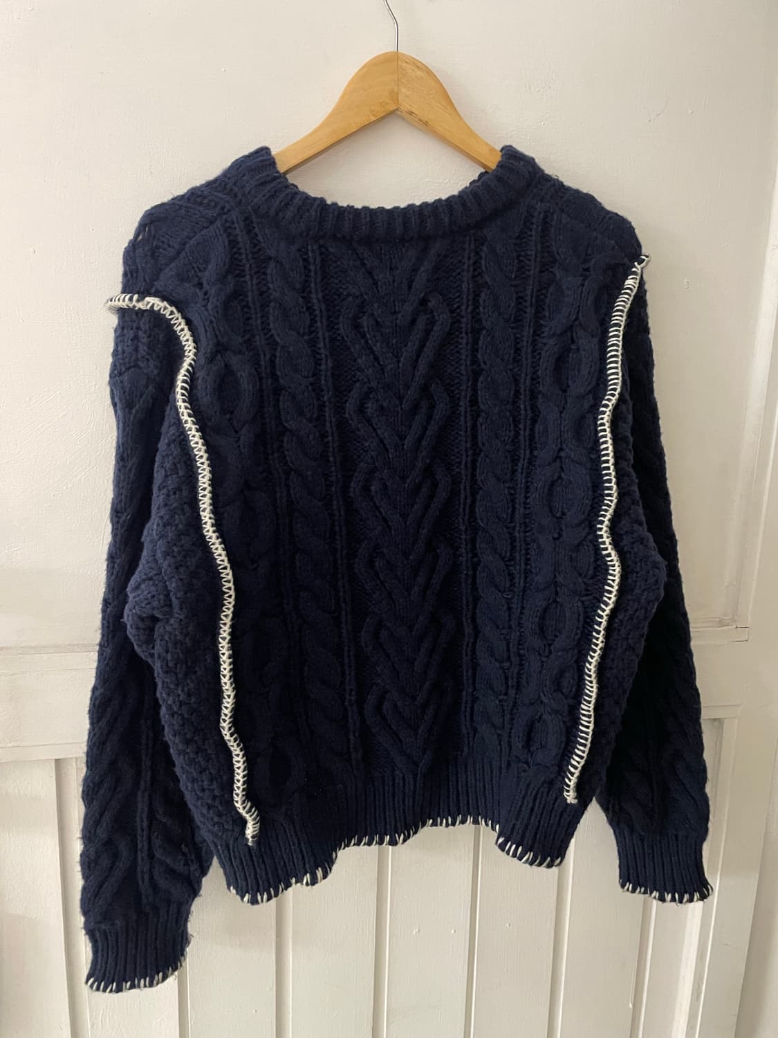 프릭스스토어 꽈배기 스티치 오버핏 니트 상품이미지3