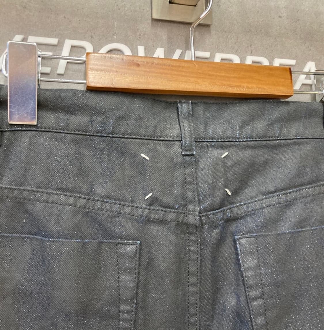 마르지엘라 뱀피코팅 블랙진 상품이미지4