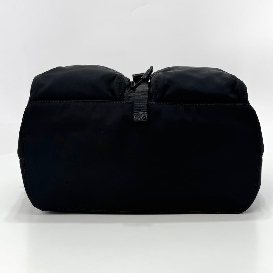 프라다 삼각로고 나일론 버클 백팩 블랙 (1BZ070) 상품이미지8