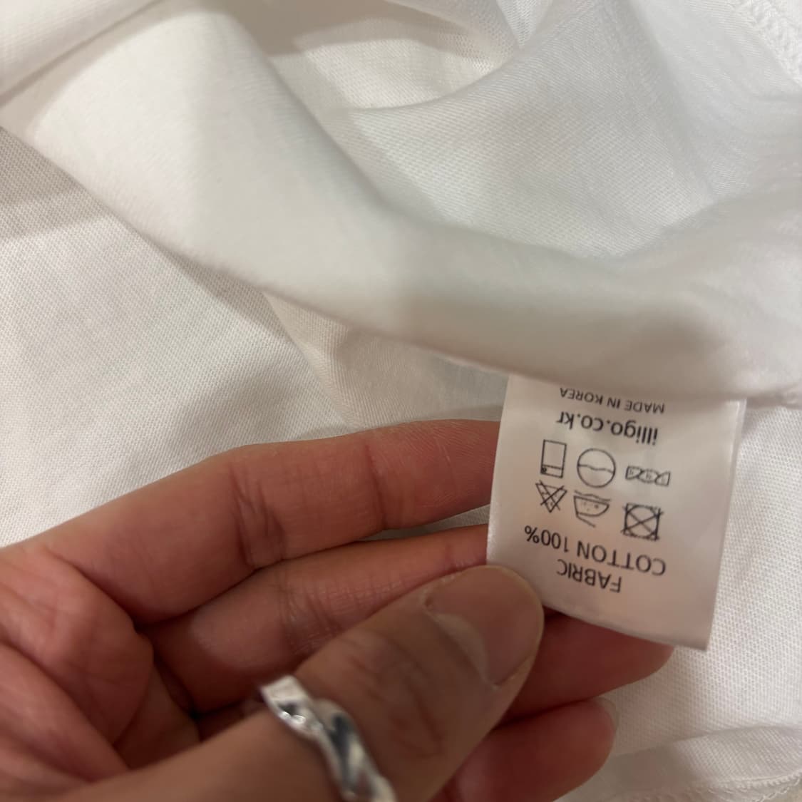 일리고) 리본 셔링 오프숄더 티셔츠 WH F 상품이미지9