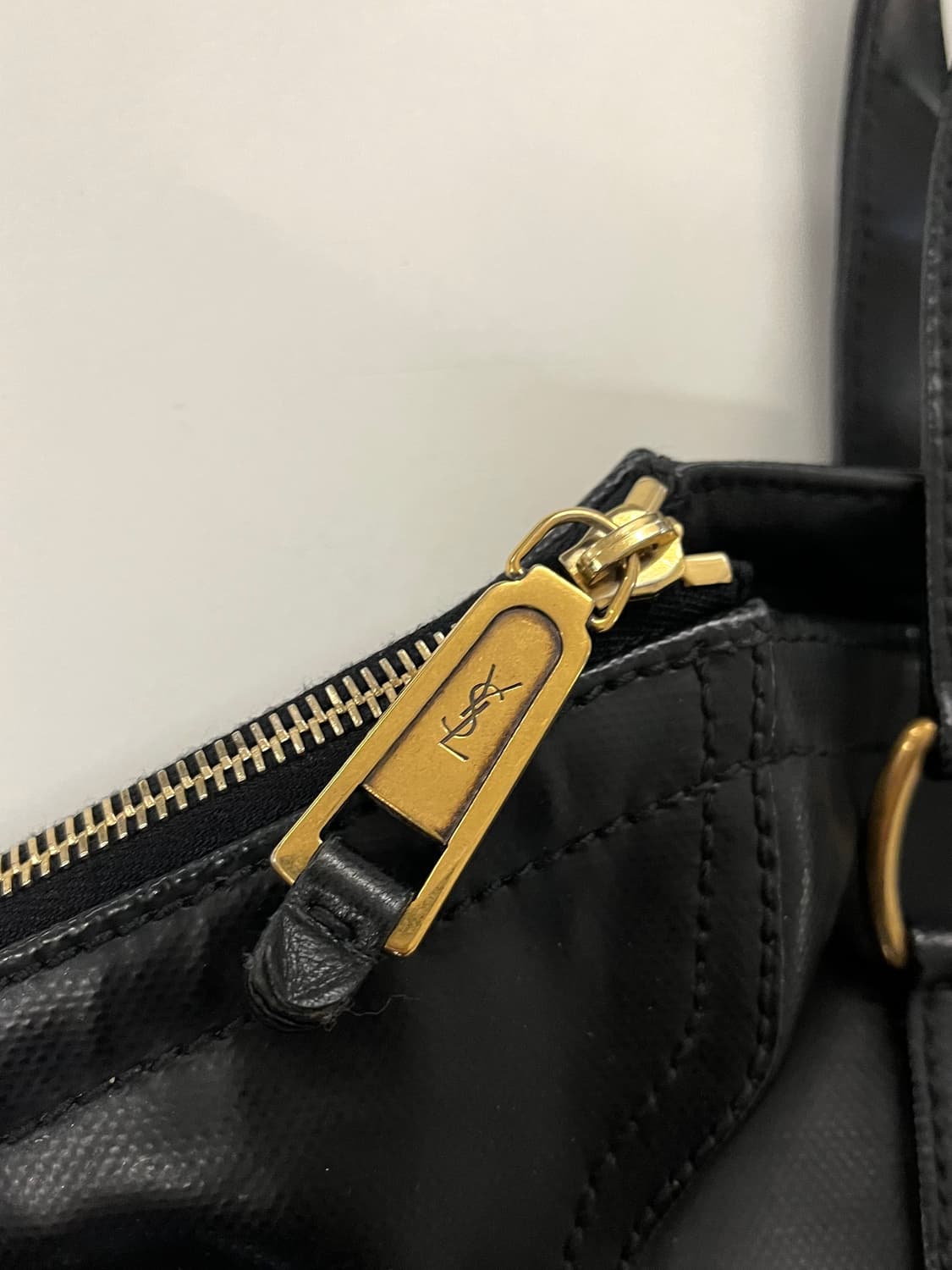 생로랑 다운타운백 상품이미지4