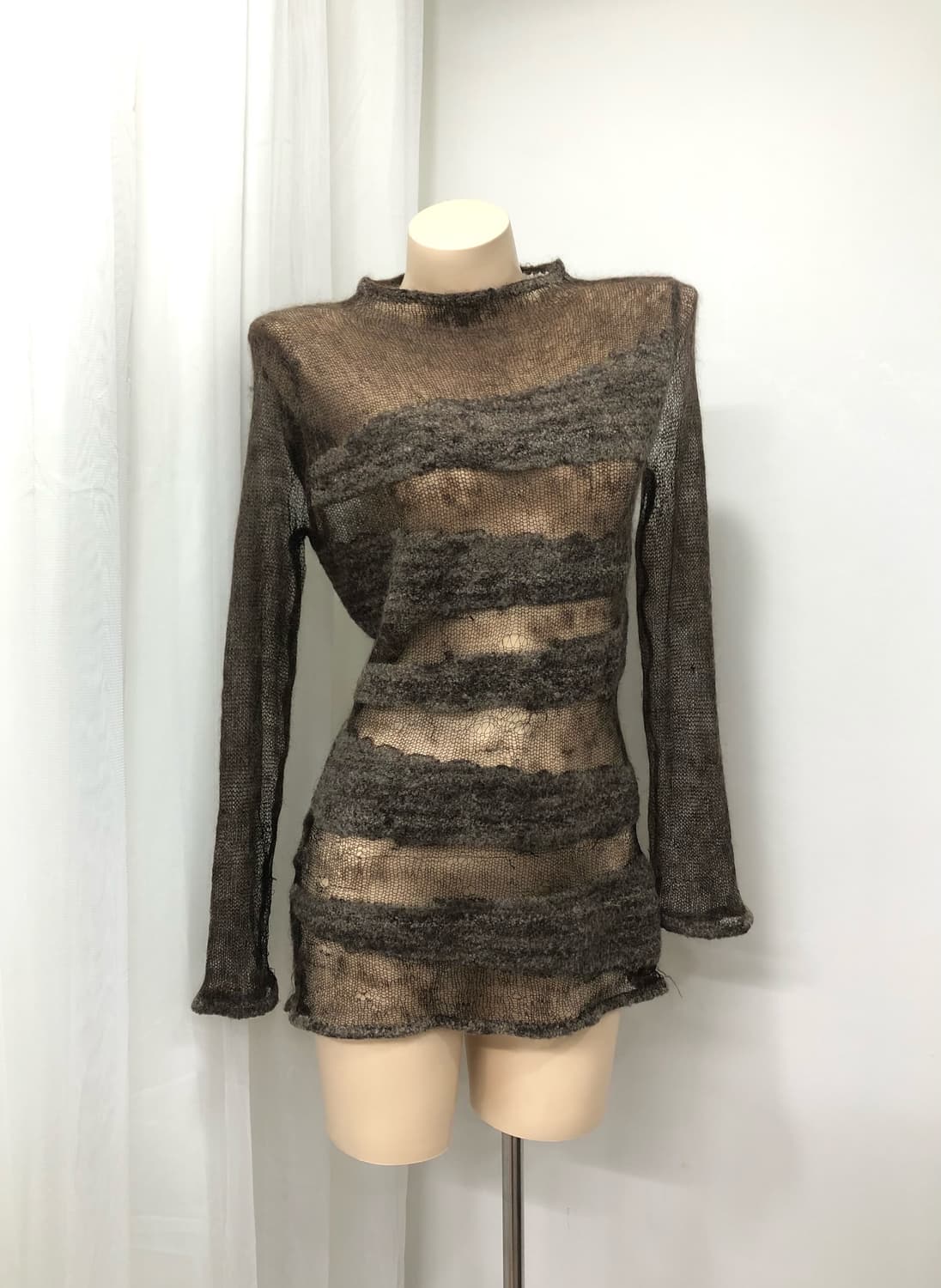 stripe net knit brown long sleeve 상품이미지1