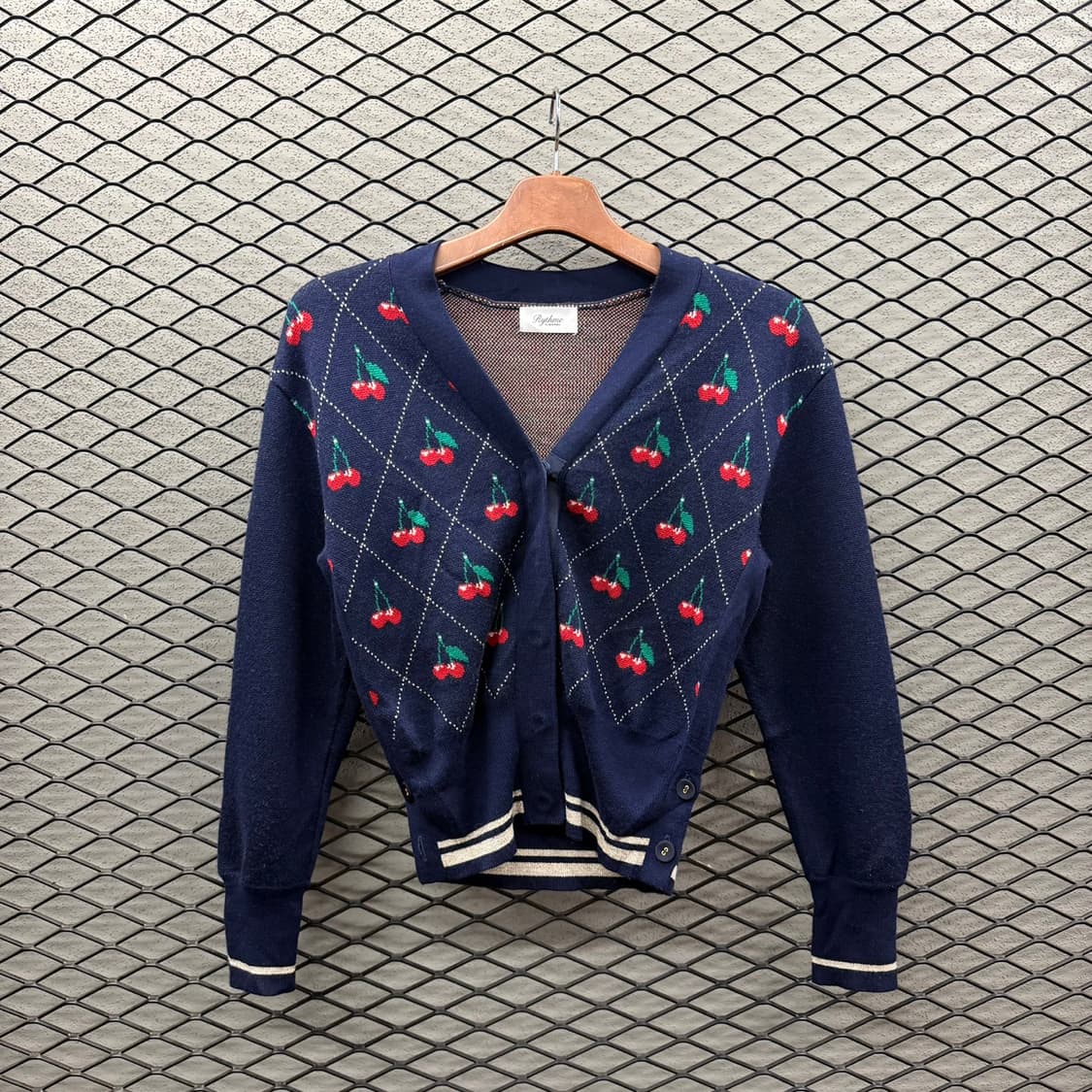 JPN VINTAGE V넥 니트 울가디건 체리 패턴 디테일 네이비 상품이미지2
