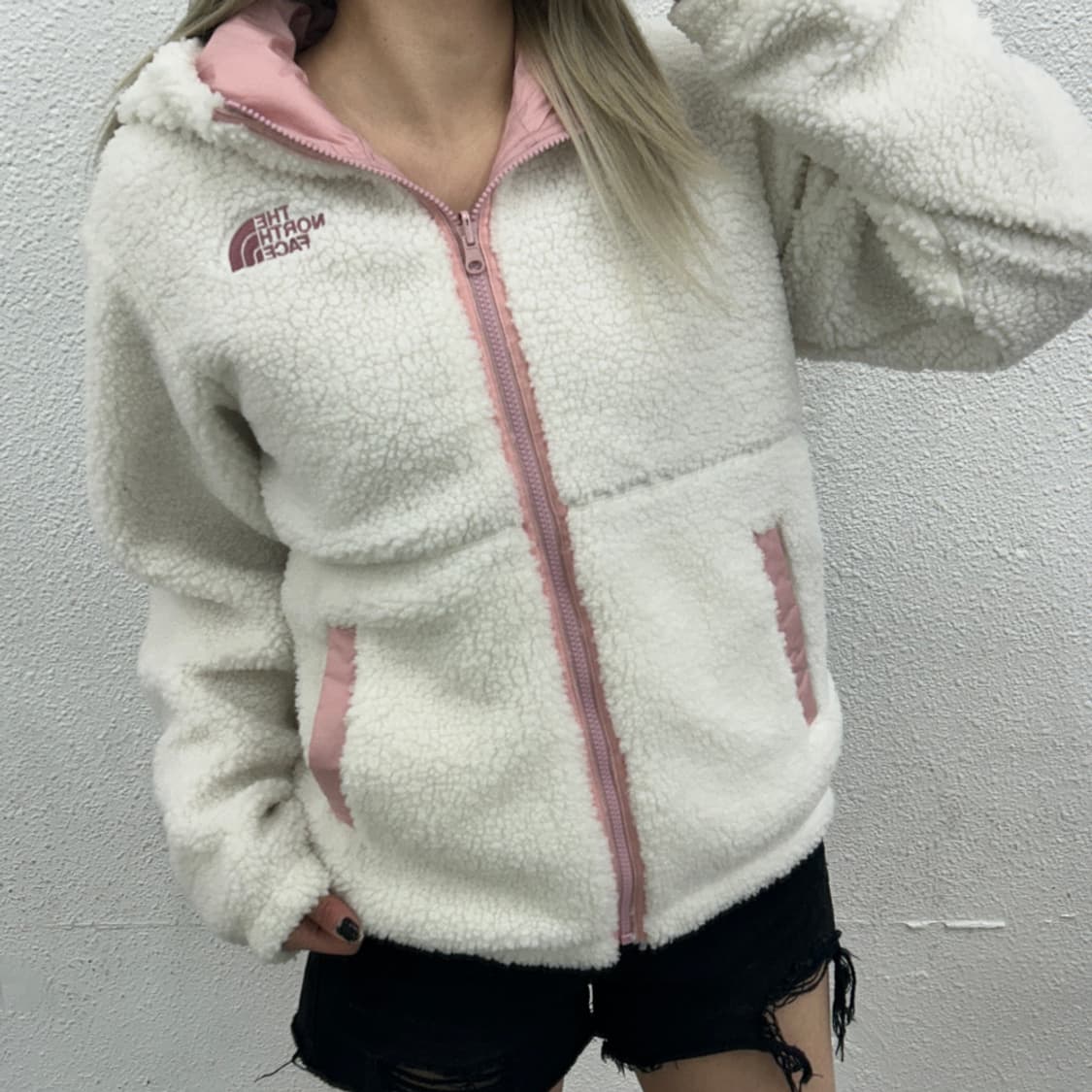 노스페이스 딸기우유맛 리버시블 뽀글이 후드집업 xs 상품이미지2