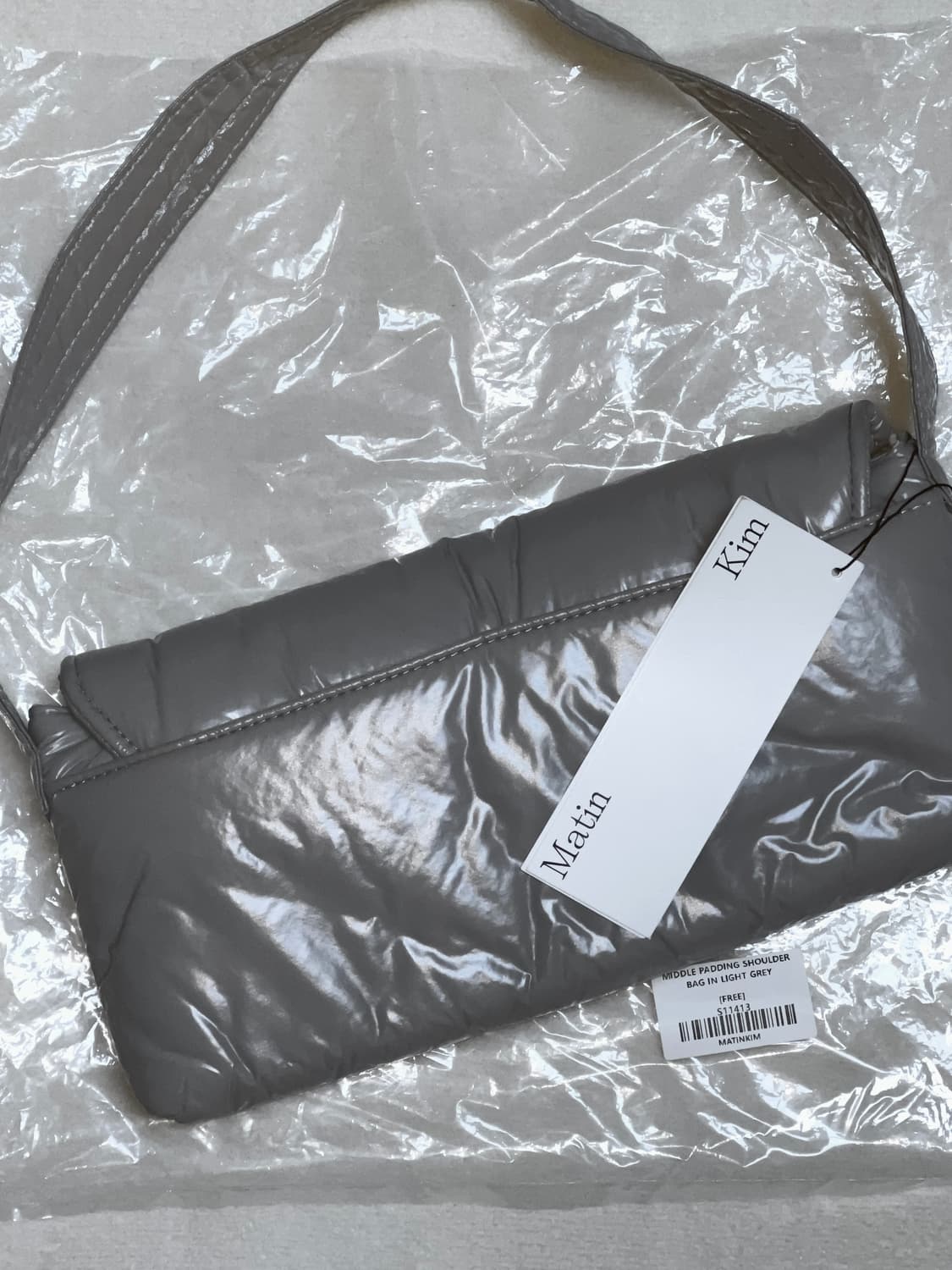 택/비닐 포함 [상태 최상] Matin Kim 마뗑킴 패딩 숄더백 팝니다 상품이미지5