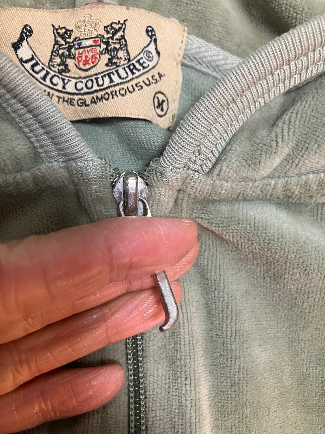 Y2K 쥬시 꾸뛰르 쑥색 벨루어 후드집업 상품이미지3