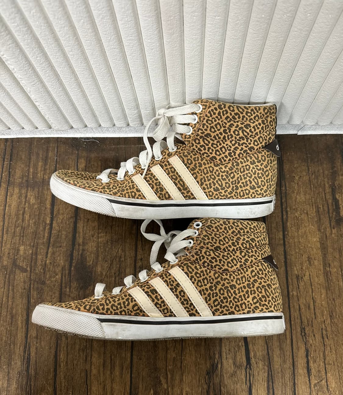 아디다스 레오파드 하이탑 스니커즈 230 상품이미지1