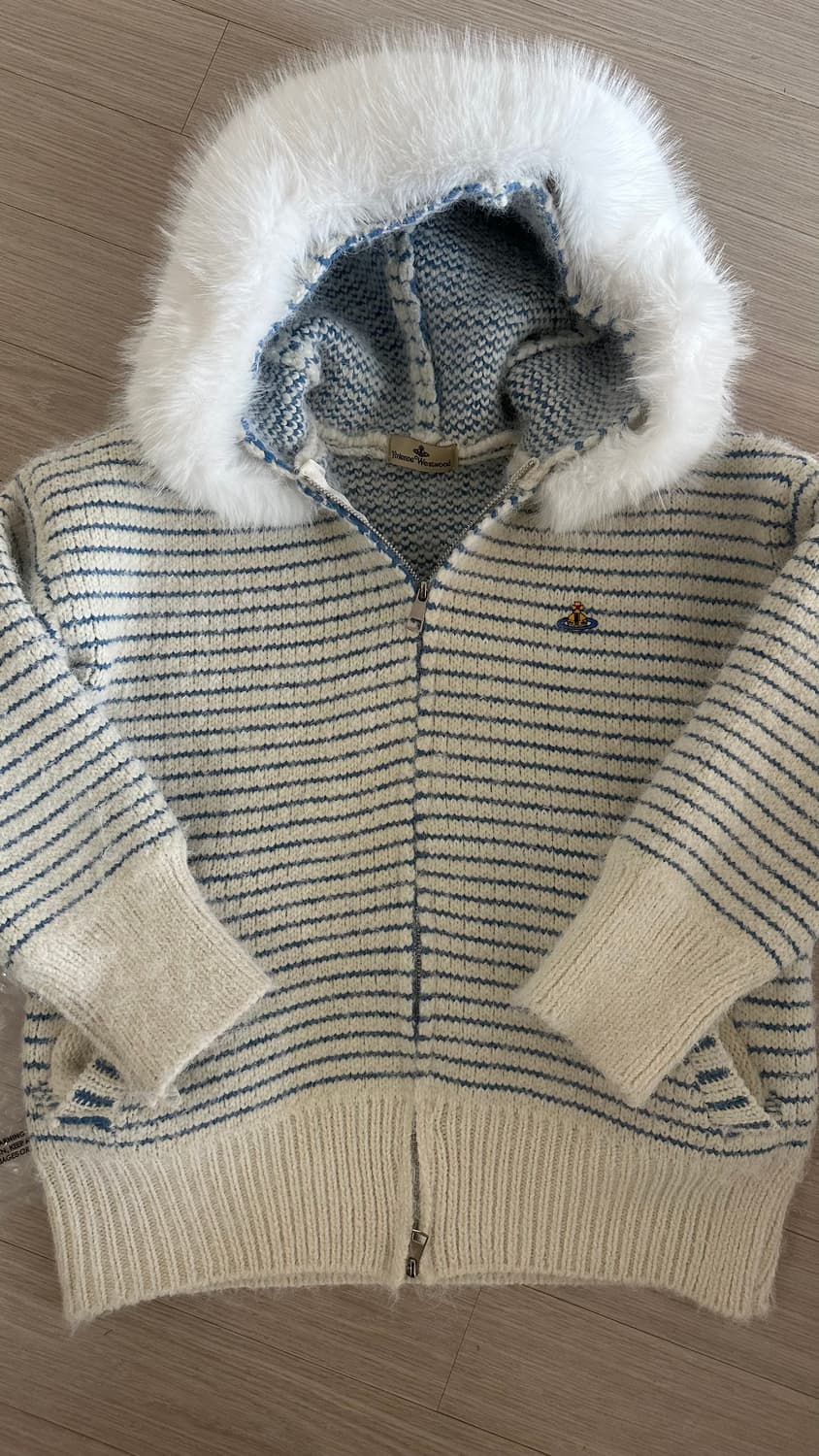 비비안웨스트우드 니트집업 상품이미지1