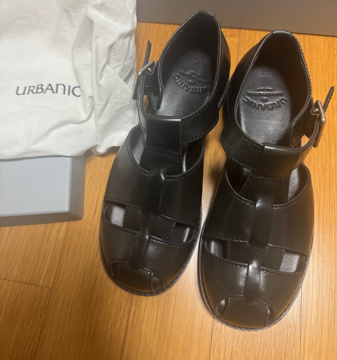 얼바닉 피셔맨샌들 블랙 230 팝니다 상품이미지2