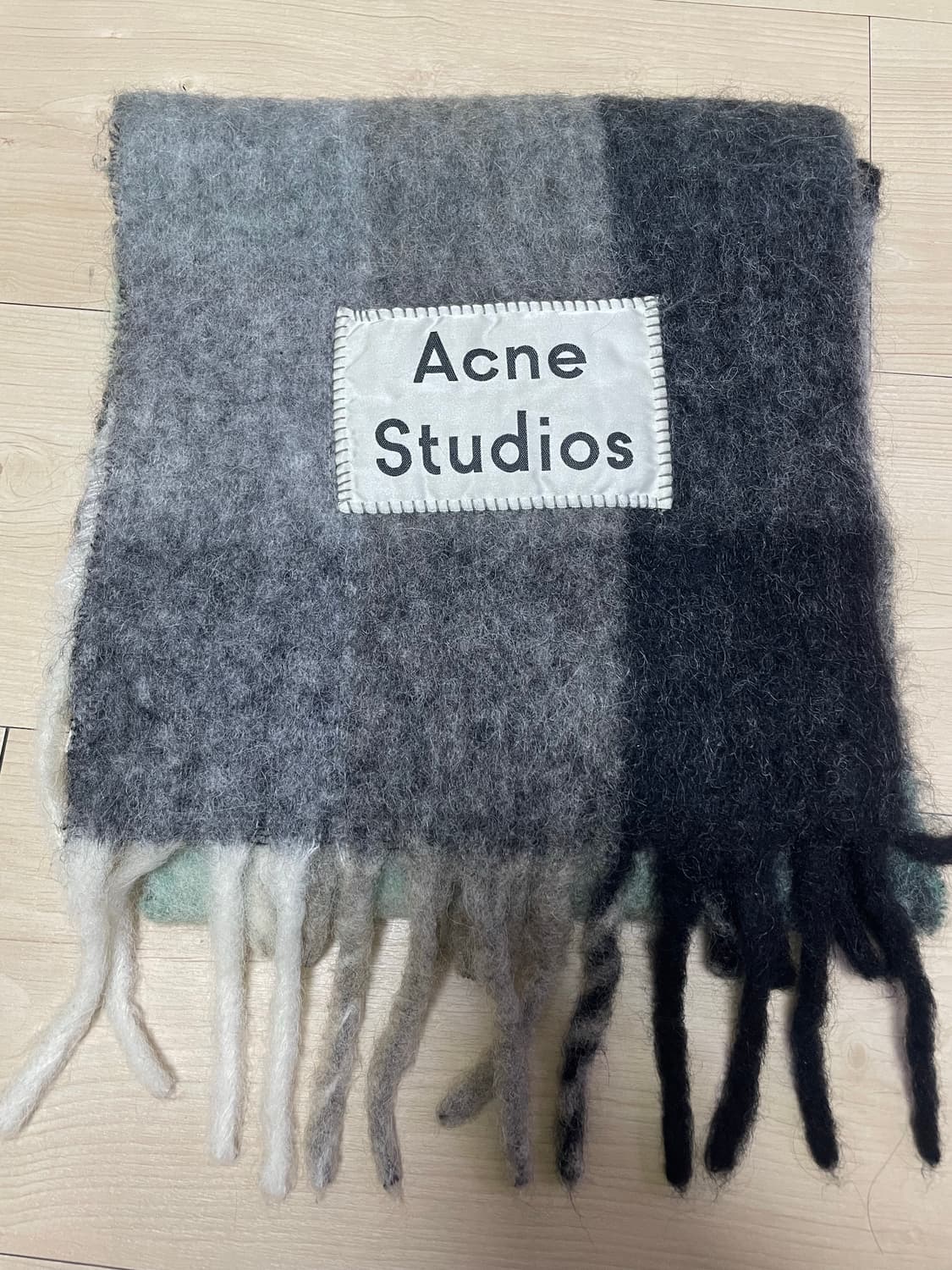 Acne Studios 체크 머플러 상품이미지1