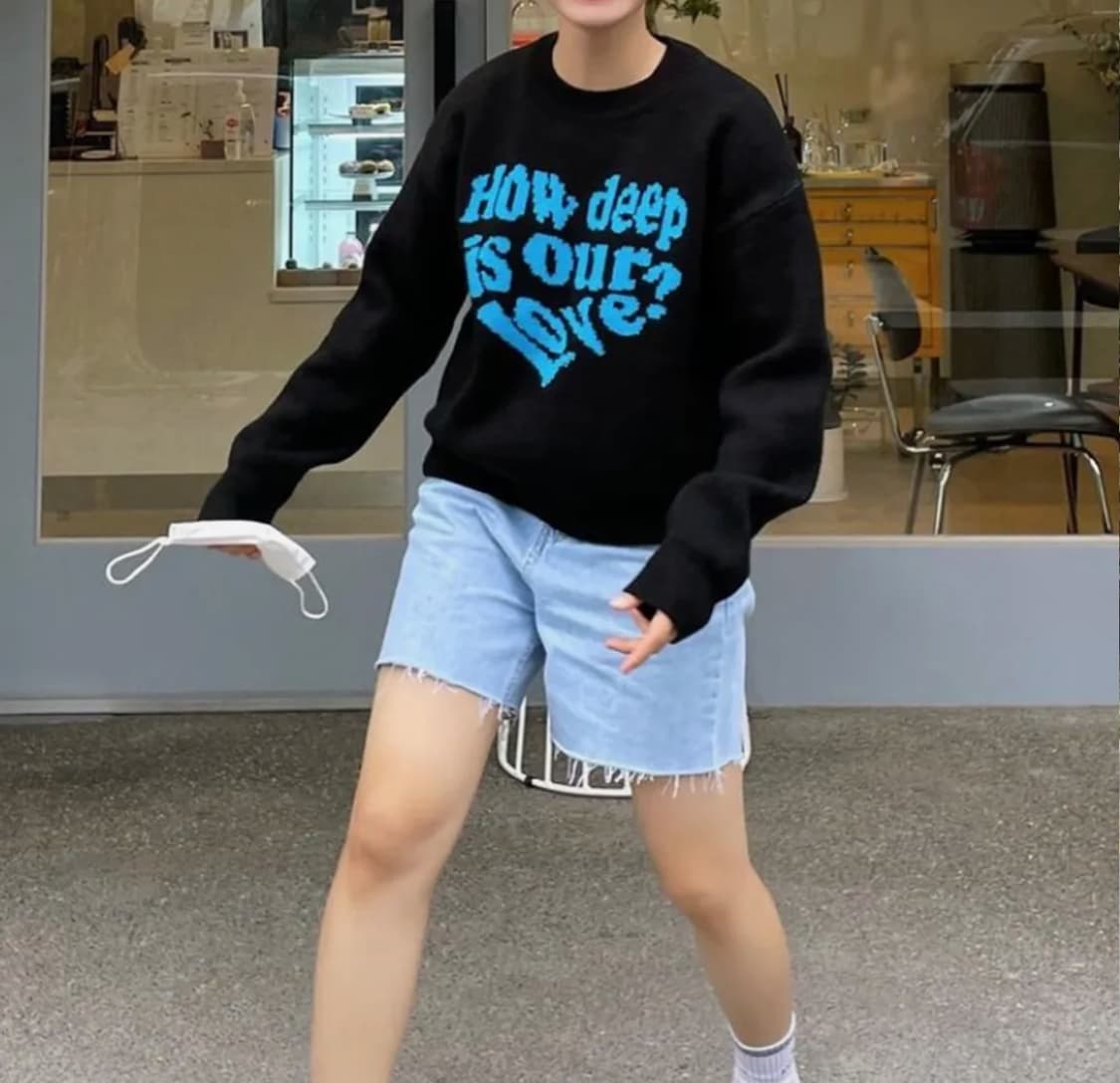 러브이즈트루 크롭 MY LOVE 니트 블루 (F) 상품이미지5