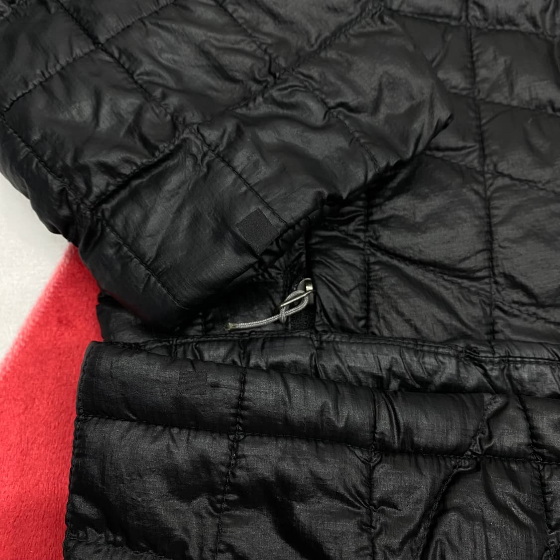 노스페이스 써모볼 후드 경량패딩 여성S 상품이미지4