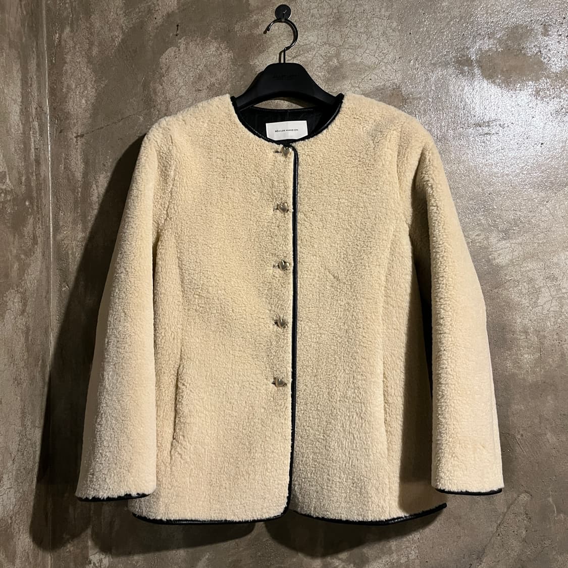 비뮤즈맨션 무스탕 하프 코트 상품이미지1