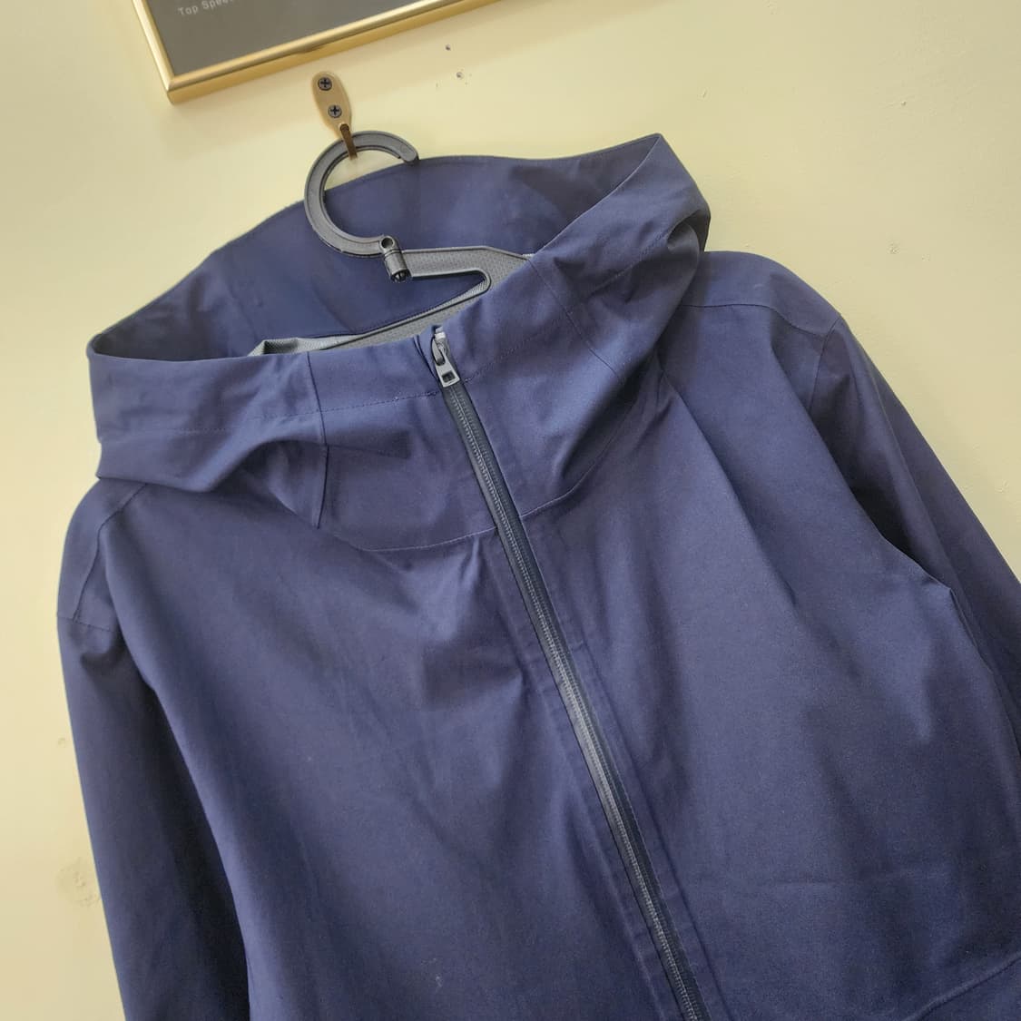 유니클로 기능성 후드 바람막이 점퍼 상품이미지2